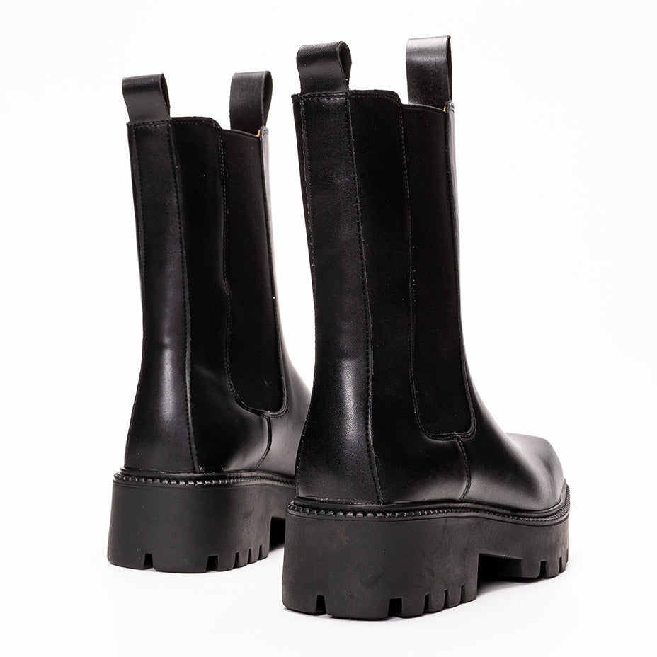 endevice tank sole square toe side gore chelsea boots