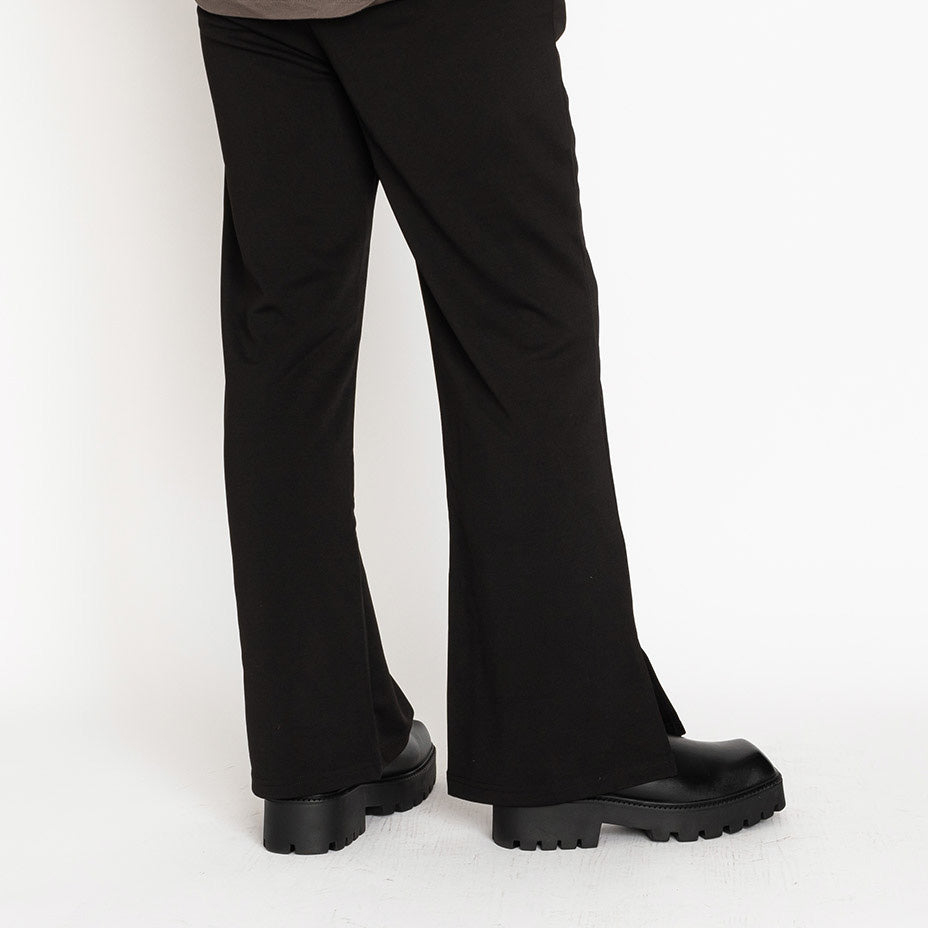 endevice tank sole square toe side gore chelsea boots