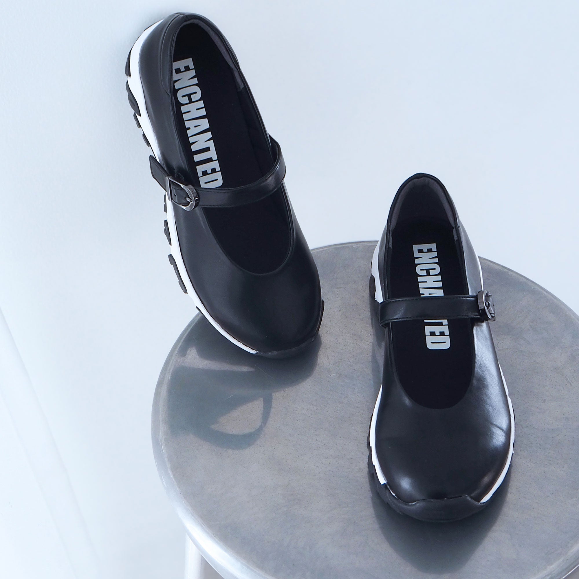 エンチャンテッド enchanted メリージェーンバックルスニーカー （ブラック） ブラック