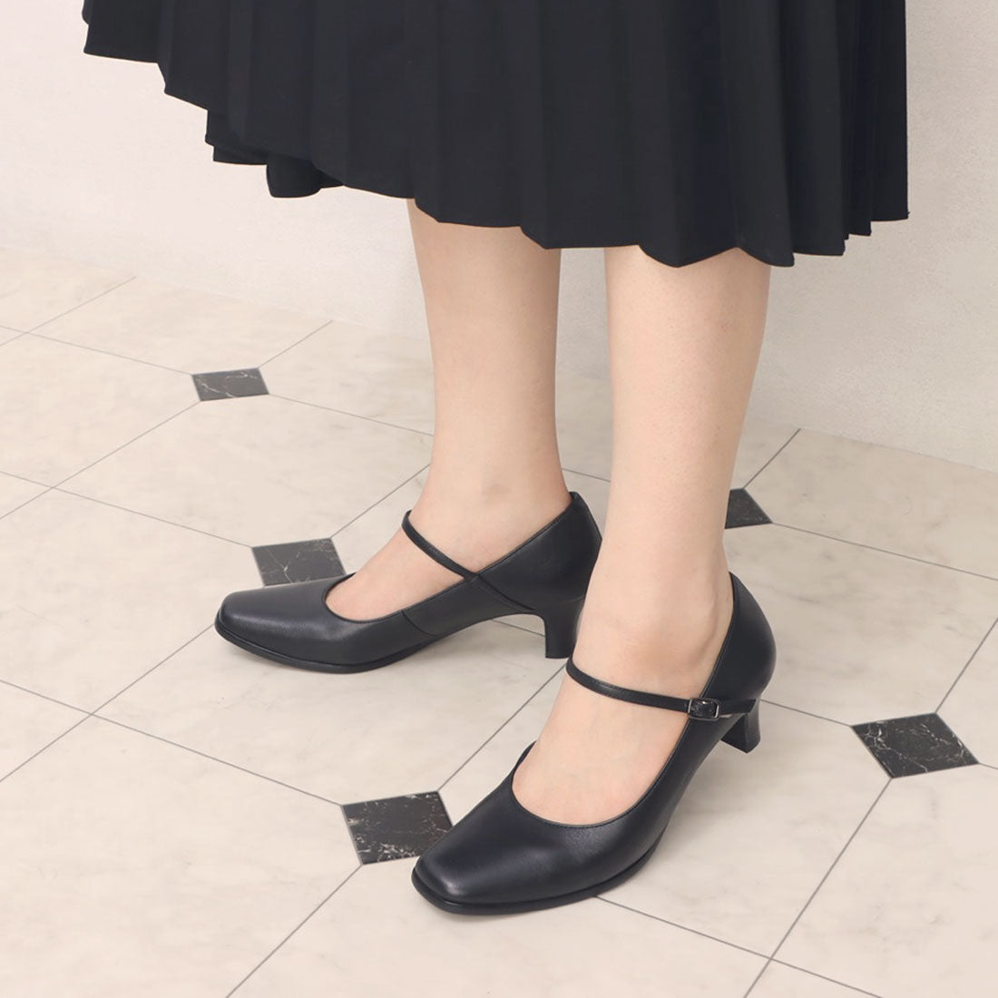 エンチャンテッド enchanted 《CHICSLICK》本革スクエアトゥストラップパンプス