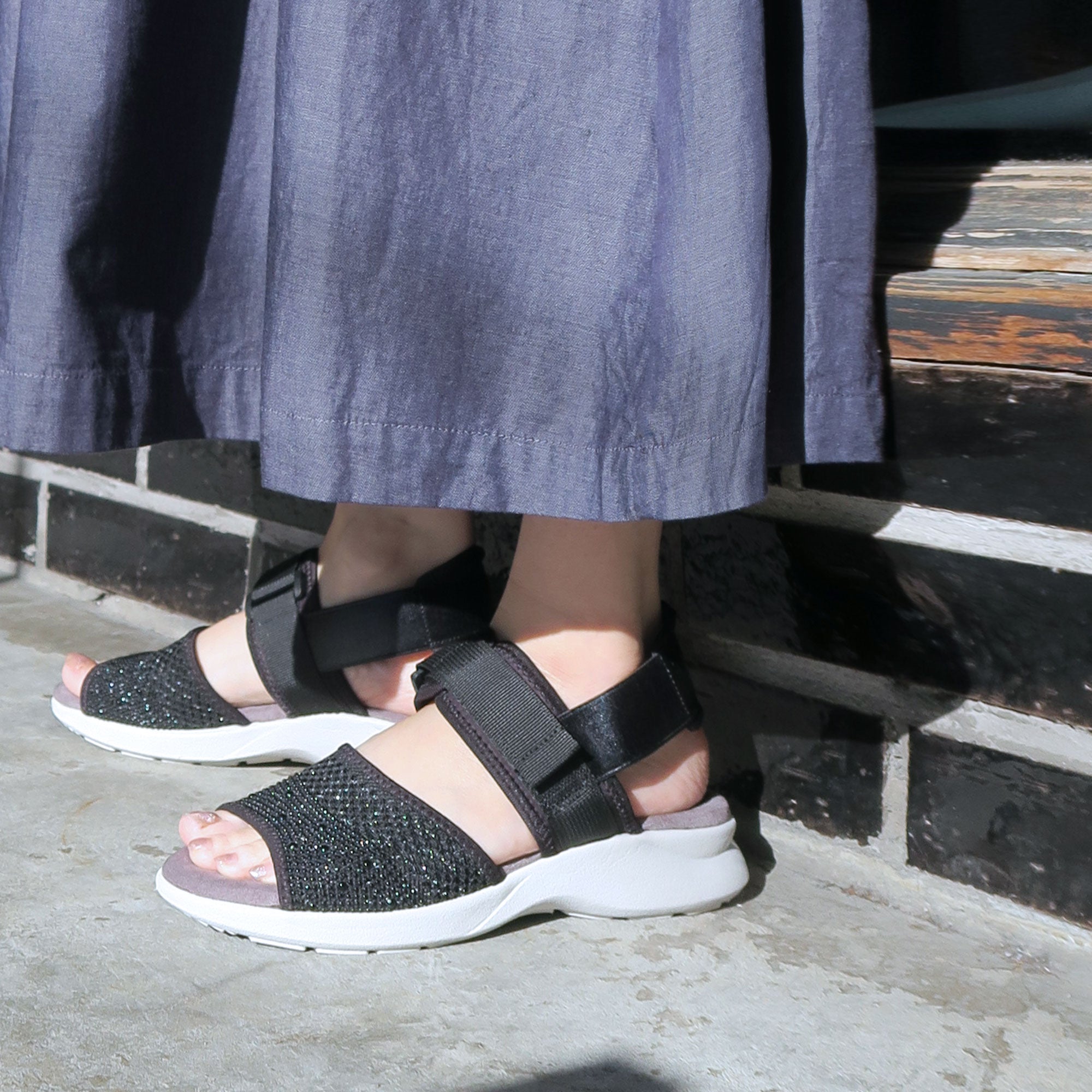エンチャンテッド enchanted 《SNEEKE》メッシュニットストーンスポーツサンダル
