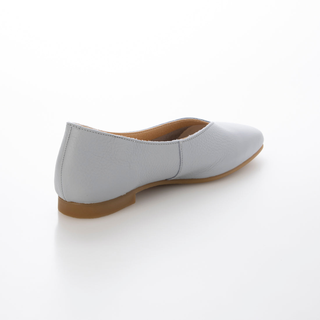 En Ashinaga Ojisan EN Ashinaga Ojisan New spring colors are here! V-cut flat shoes