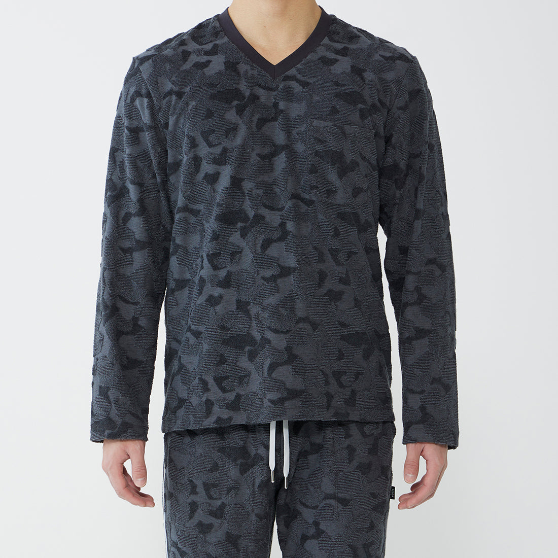 エポカ ウォモ EPOCA UOMO 長袖Vネックシャツ
