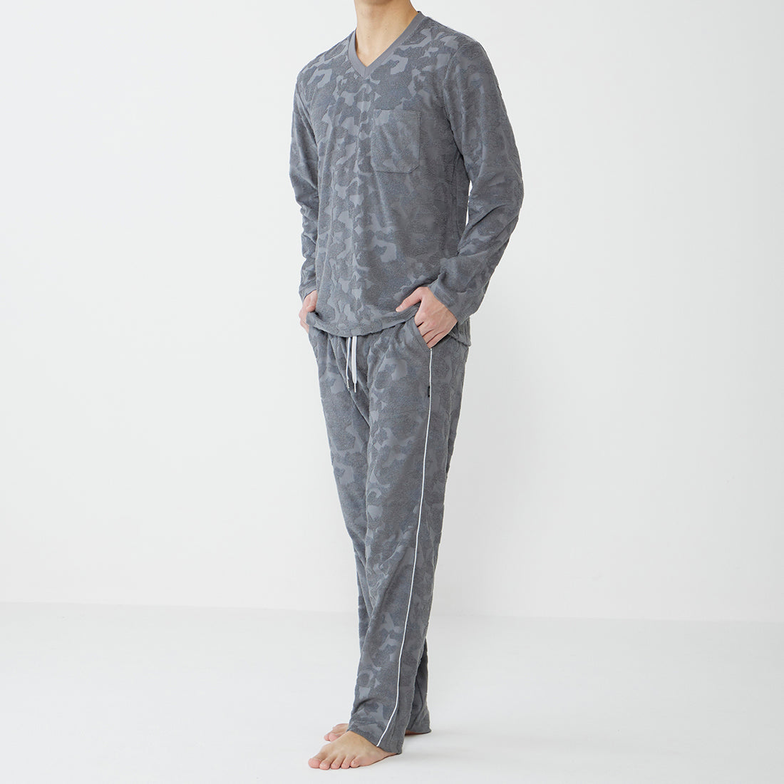 エポカ ウォモ EPOCA UOMO 長袖Vネックシャツ
