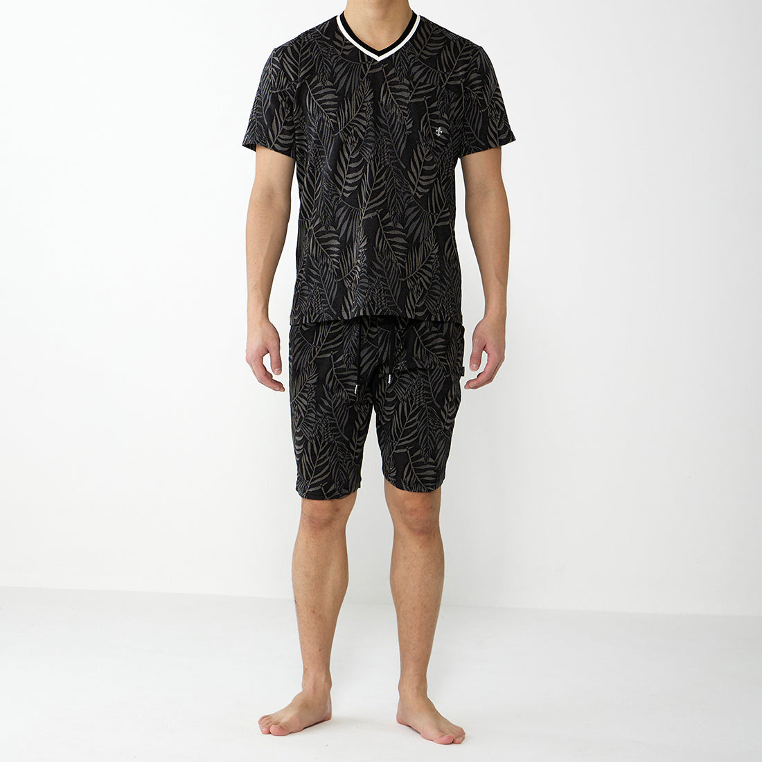 エポカ ウォモ EPOCA UOMO 半袖Vネックシャツ （クロ） クロ