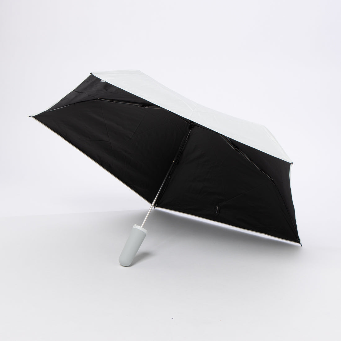 エスタ estaa 折りたたみ雨傘 -Pitaa ハーフカプセル- プレーン 50cm 遮光率100％ 遮熱 UV （ホワイト） ホワイト