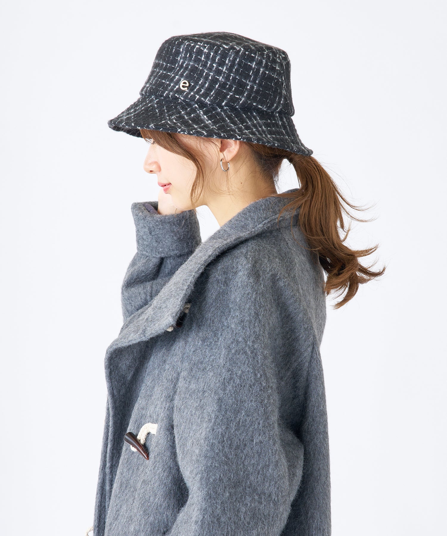 エスタ estaa バケットハット 帽子 ざっくりツイード ロゴ ワンポイント サイズ調整可 （ブラック） ブラック
