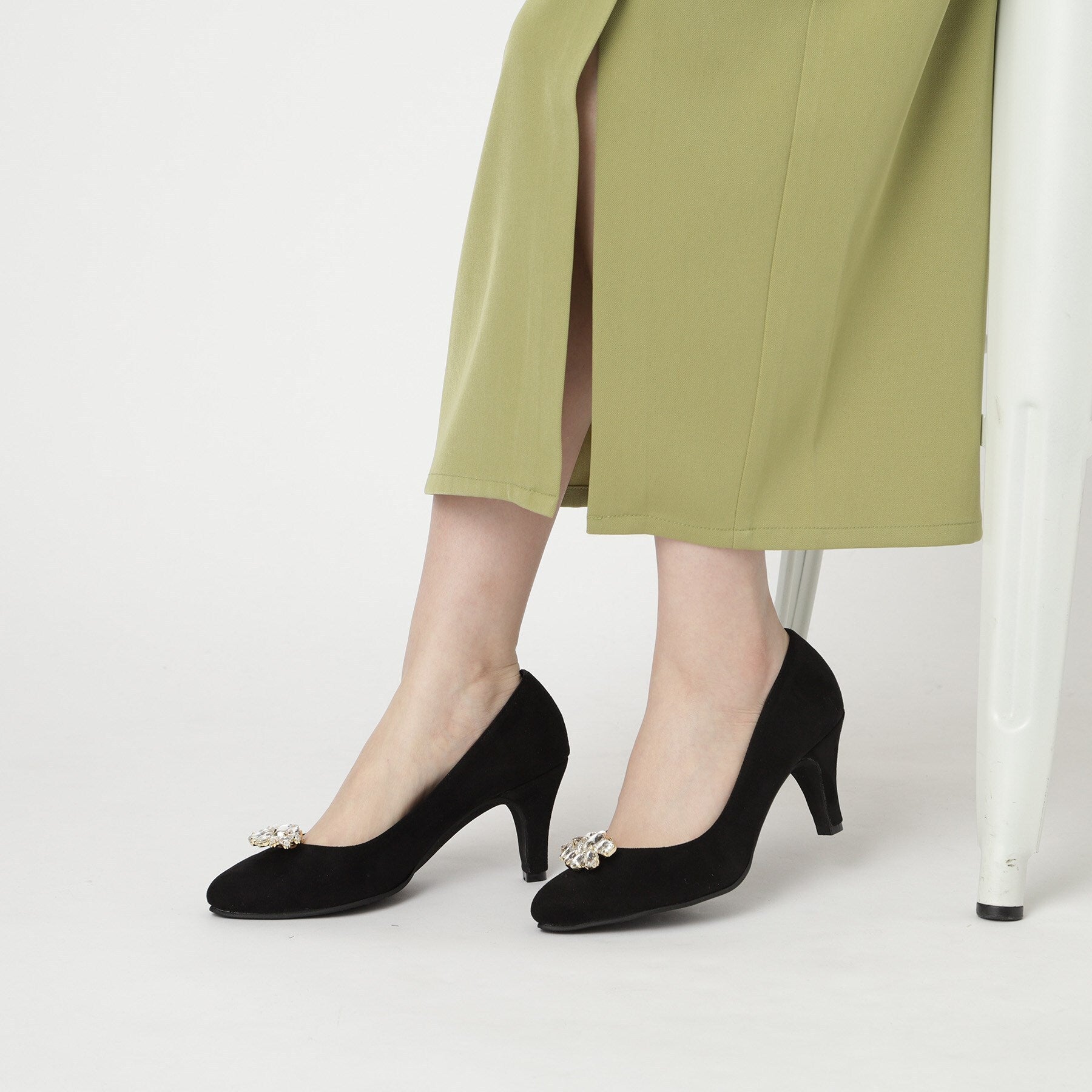 ESPERANZA Jeweled 2-Way Almond Toe Pumps