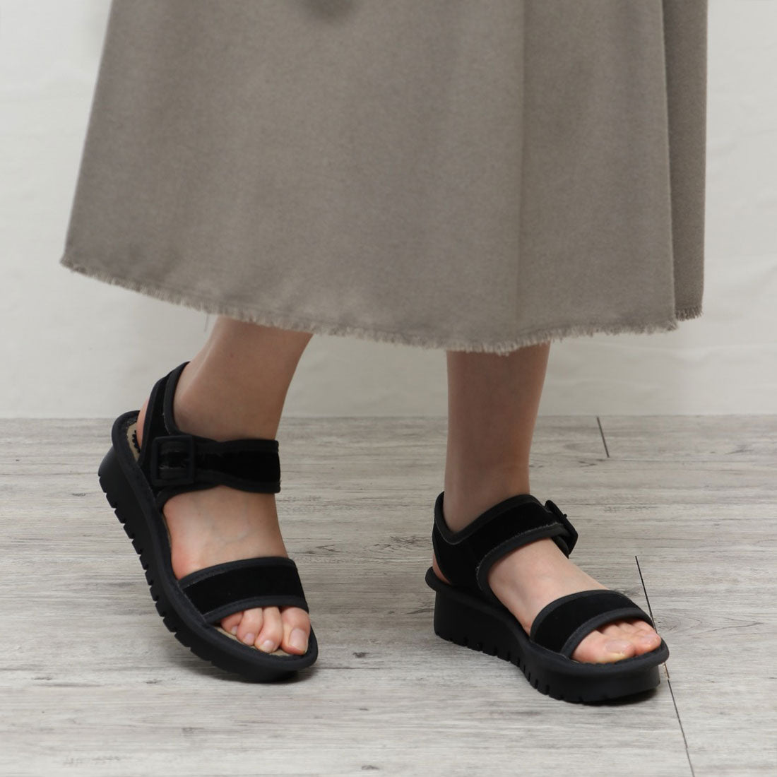 ヨーロッパコンフォートシューズ EU Comfort Shoes FLYLONDON サンダル