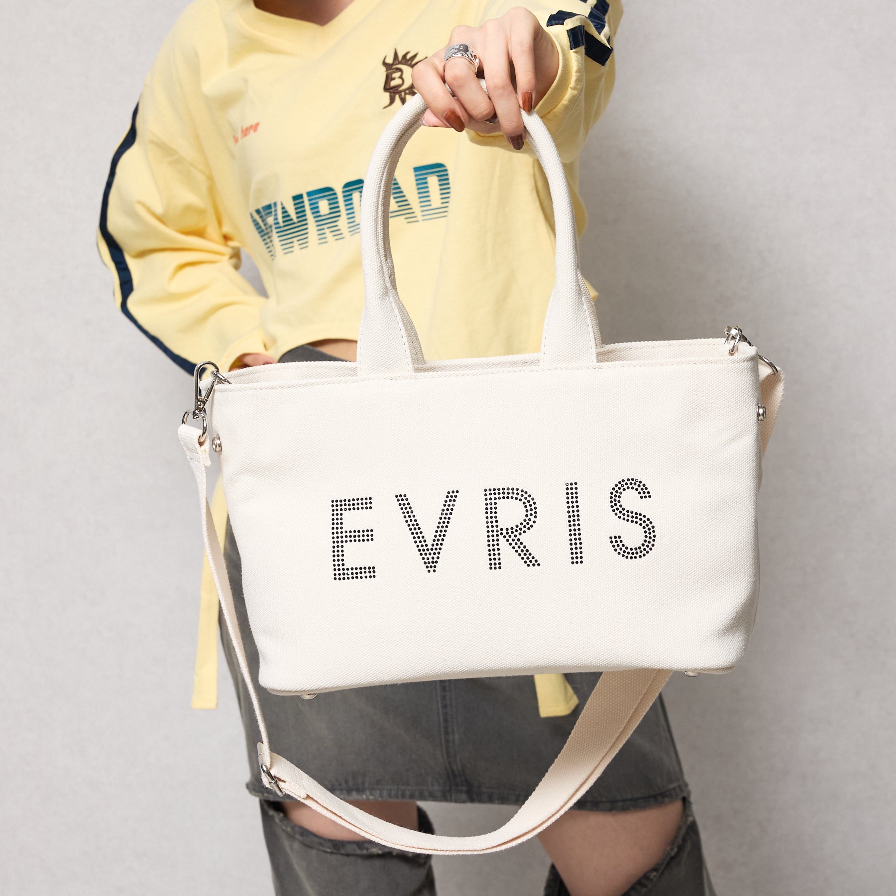エヴリス EVRIS 【EVRIS/エヴリス】ロゴファブリック HOTFIXハンドバッグ／500mkペットボトル収納可 （IVO03） IVO03