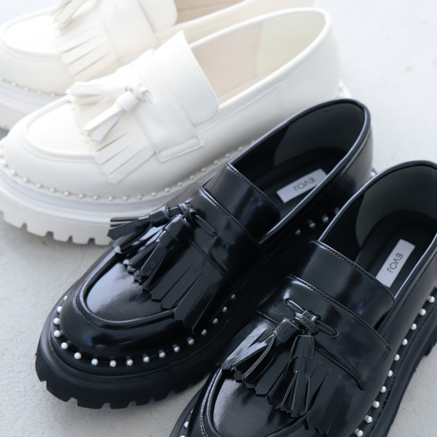 [EVOL/イーボル] [Cushioned & Soft] Pearl Cova Quilt Tassel Loafer IY5659