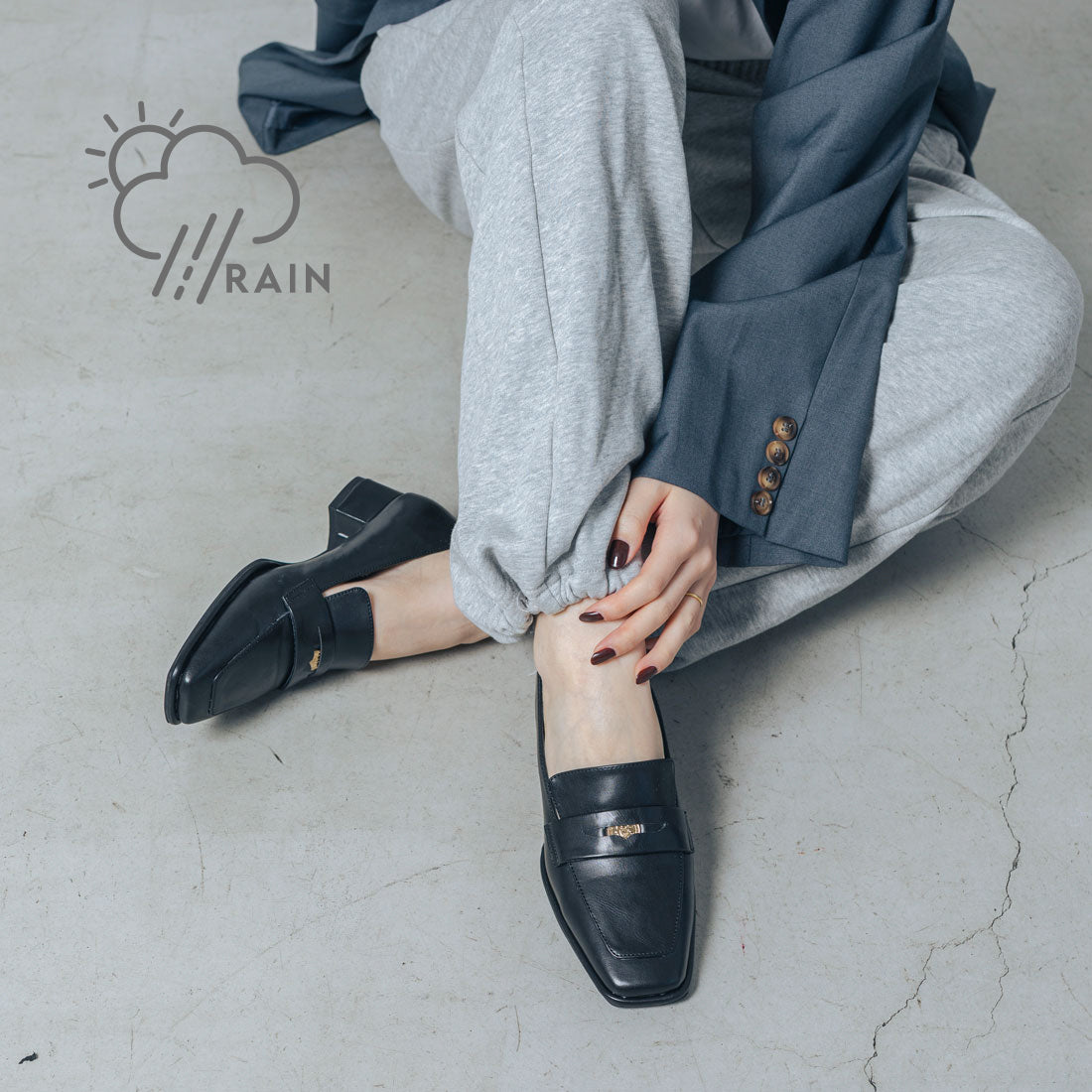 【EVOL/イーボル】 【晴雨兼用・ふかふか】スクエア3.5cmコインローファー IZ5786  （ブラック） ブラック