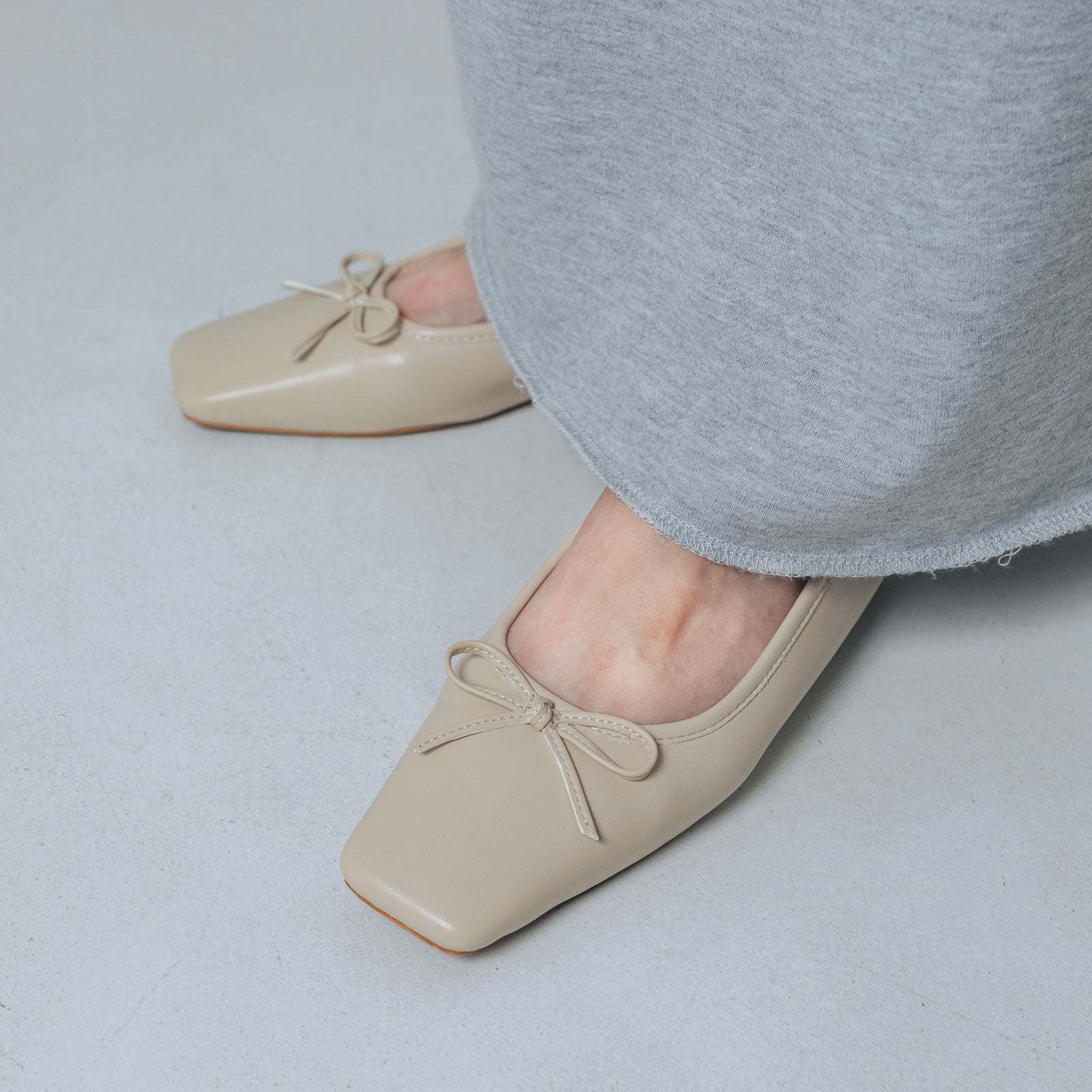 【EVOL/イーボル】 【軽量・柔らかい】スクエアチェーンバレエ IZ5826  （アイボリー） アイボリー