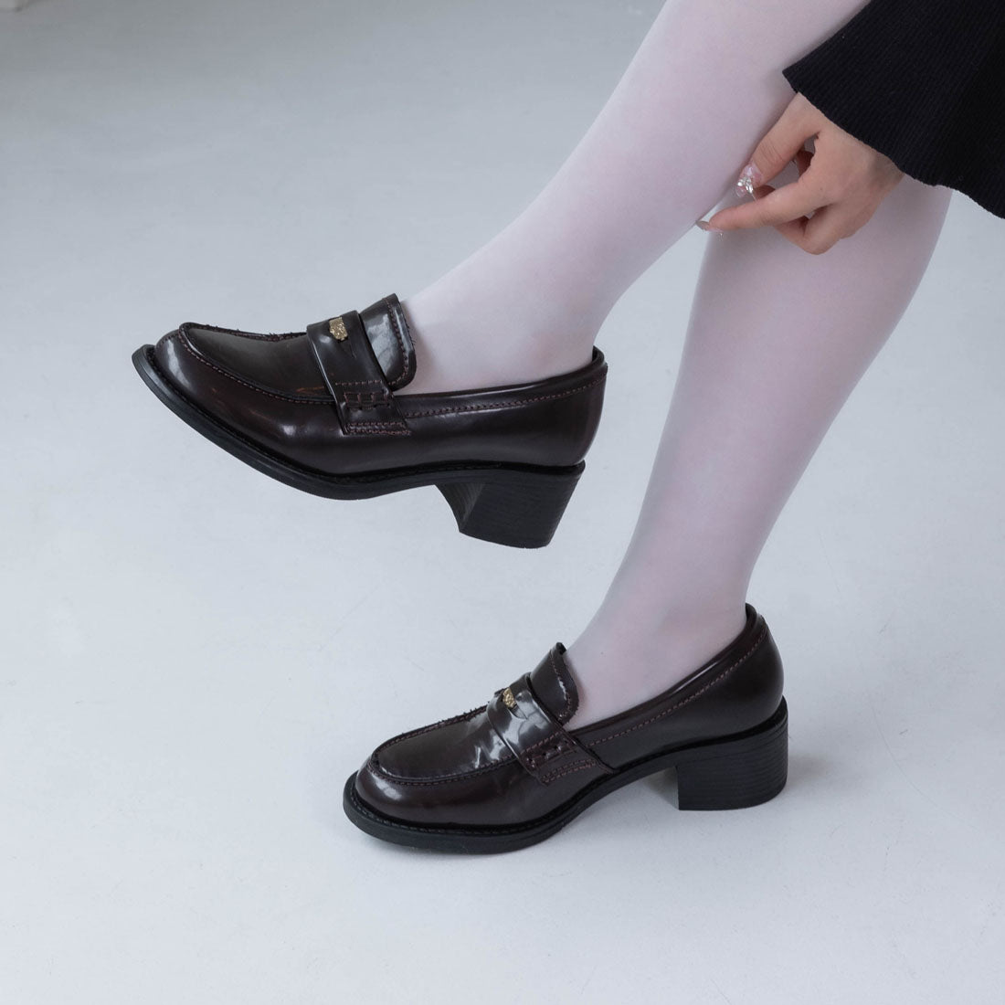 【EVOL/イーボル】 【ふかふか・クッション入り】4.5cmコインローファー IZ5863  （ブラウンエナメル） ブラウンエナメル