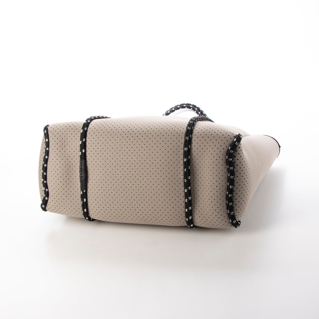 イグジスタンス EXISTENCE ダイバー素材 縦長トートバッグ （ベージュ） ベージュ