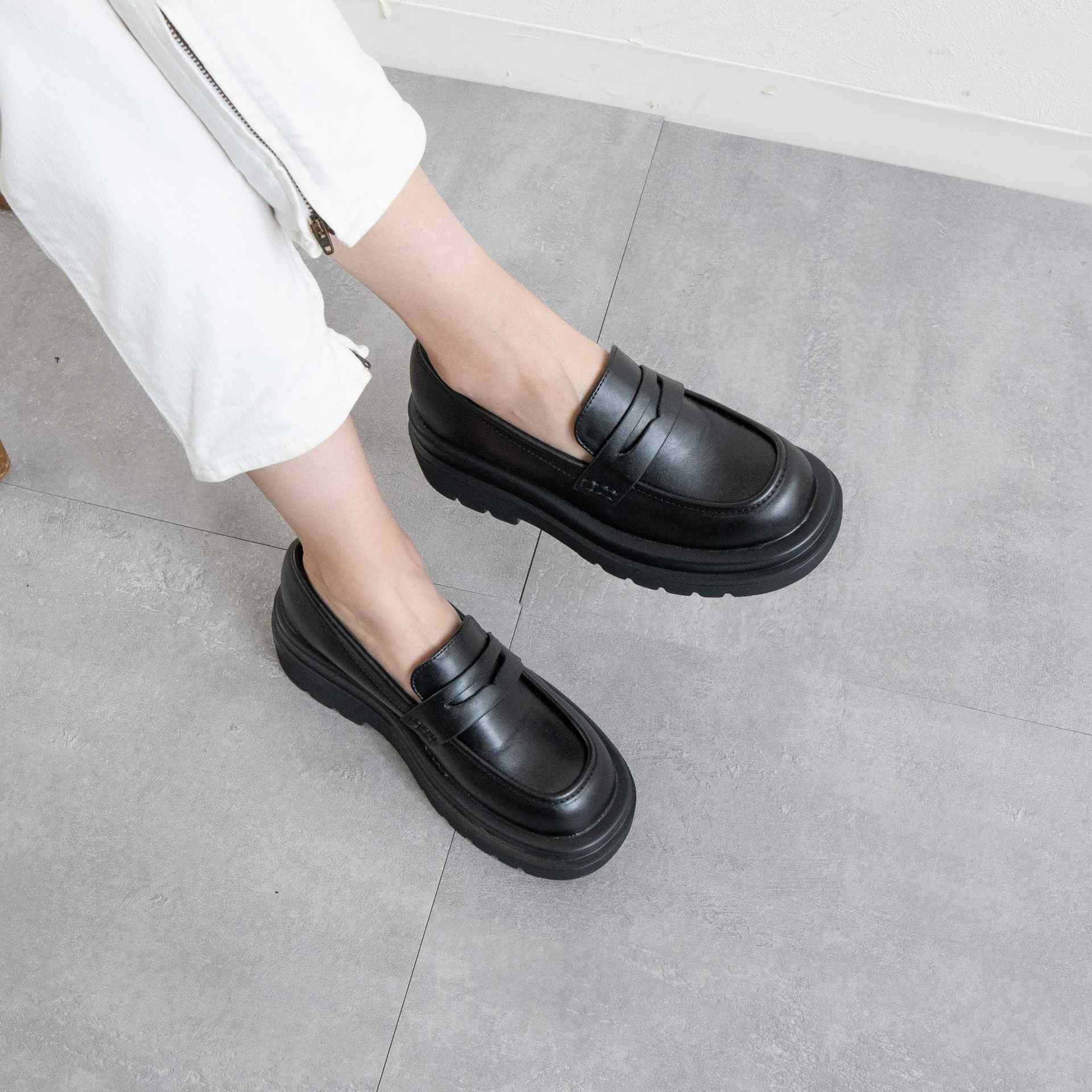 ファビーファビー FABBY FABBY. チャンキーヒールローファー