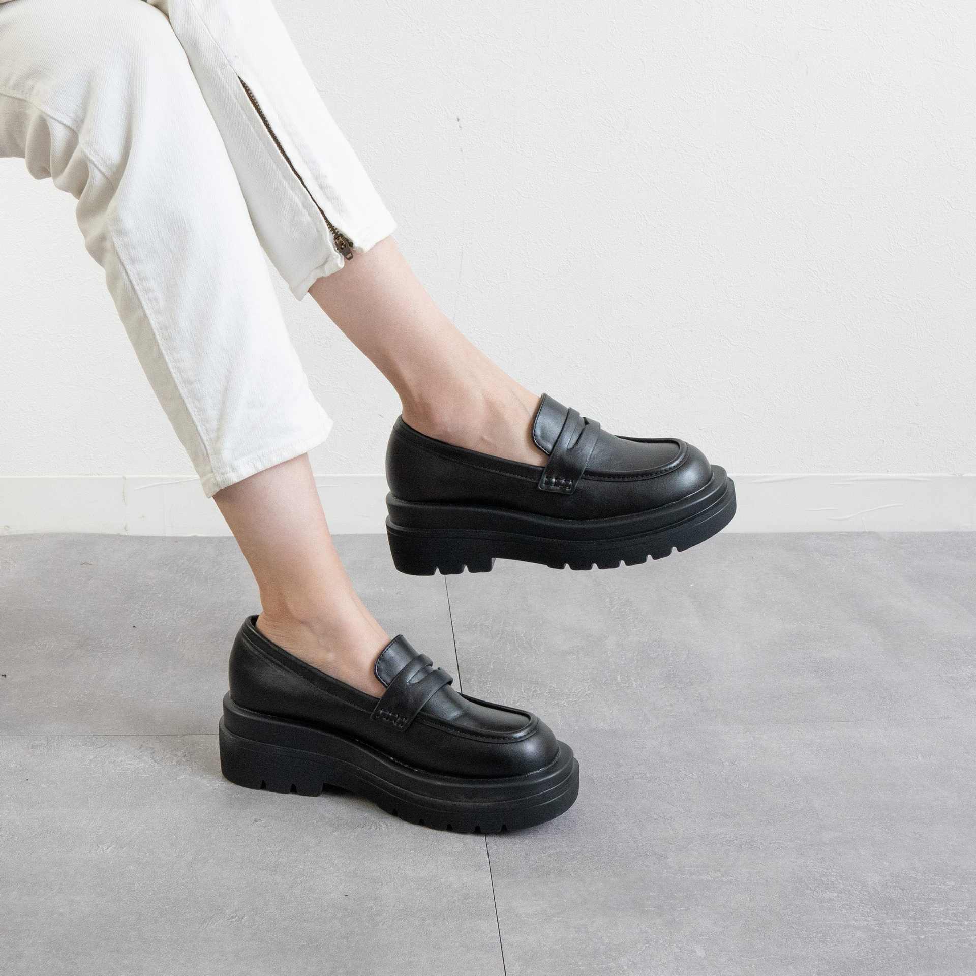 ファビーファビー FABBY FABBY. チャンキーヒールローファー