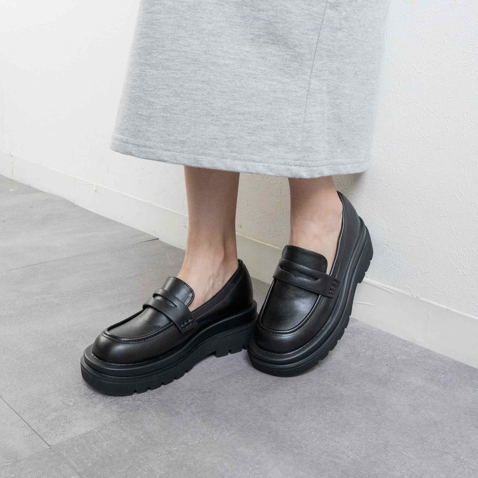 ファビーファビー FABBY FABBY. チャンキーヒールローファー