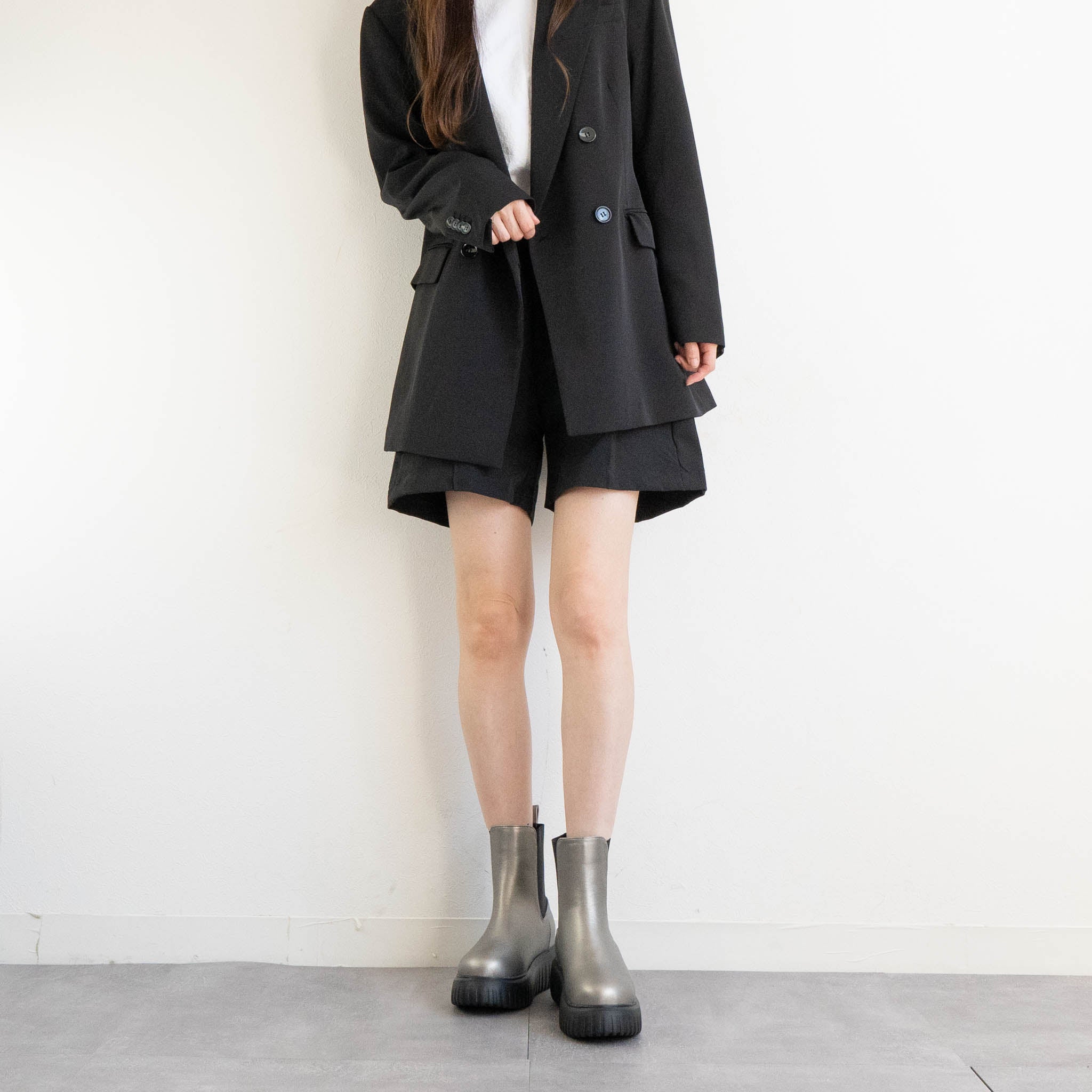 ファビーファビー FABBY FABBY. トラックソールワイドサイドゴアショートブーツ （シルバー） シルバー