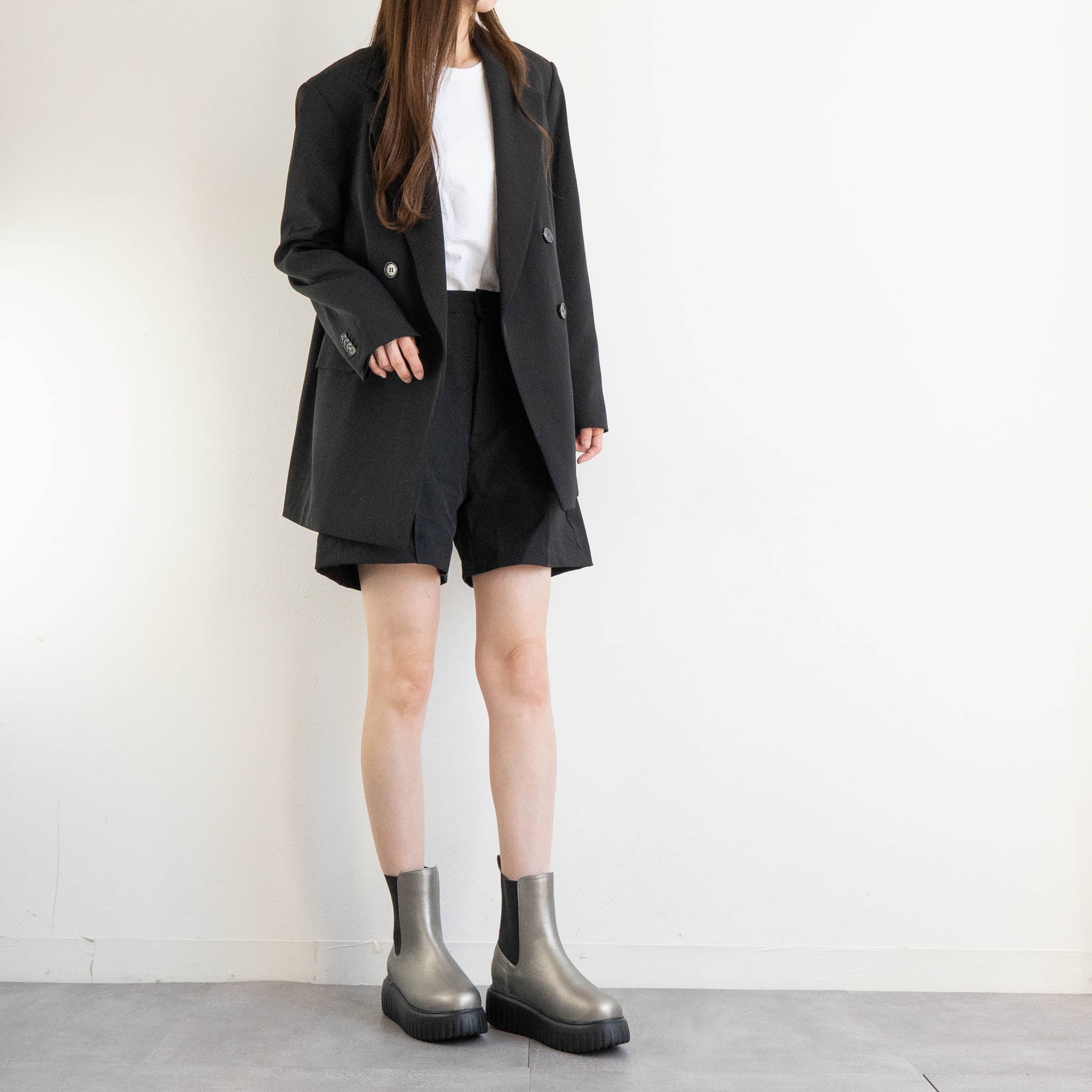 ファビーファビー FABBY FABBY. トラックソールワイドサイドゴアショートブーツ （シルバー） シルバー