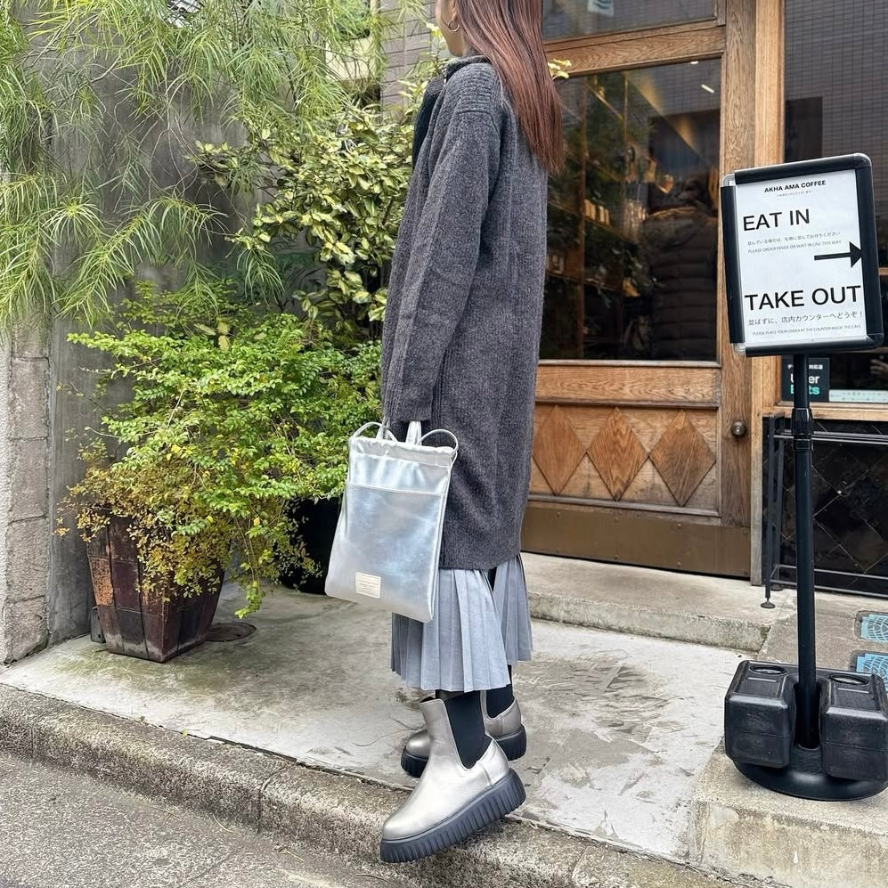 ファビーファビー FABBY FABBY. トラックソールワイドサイドゴアショートブーツ （シルバー） シルバー