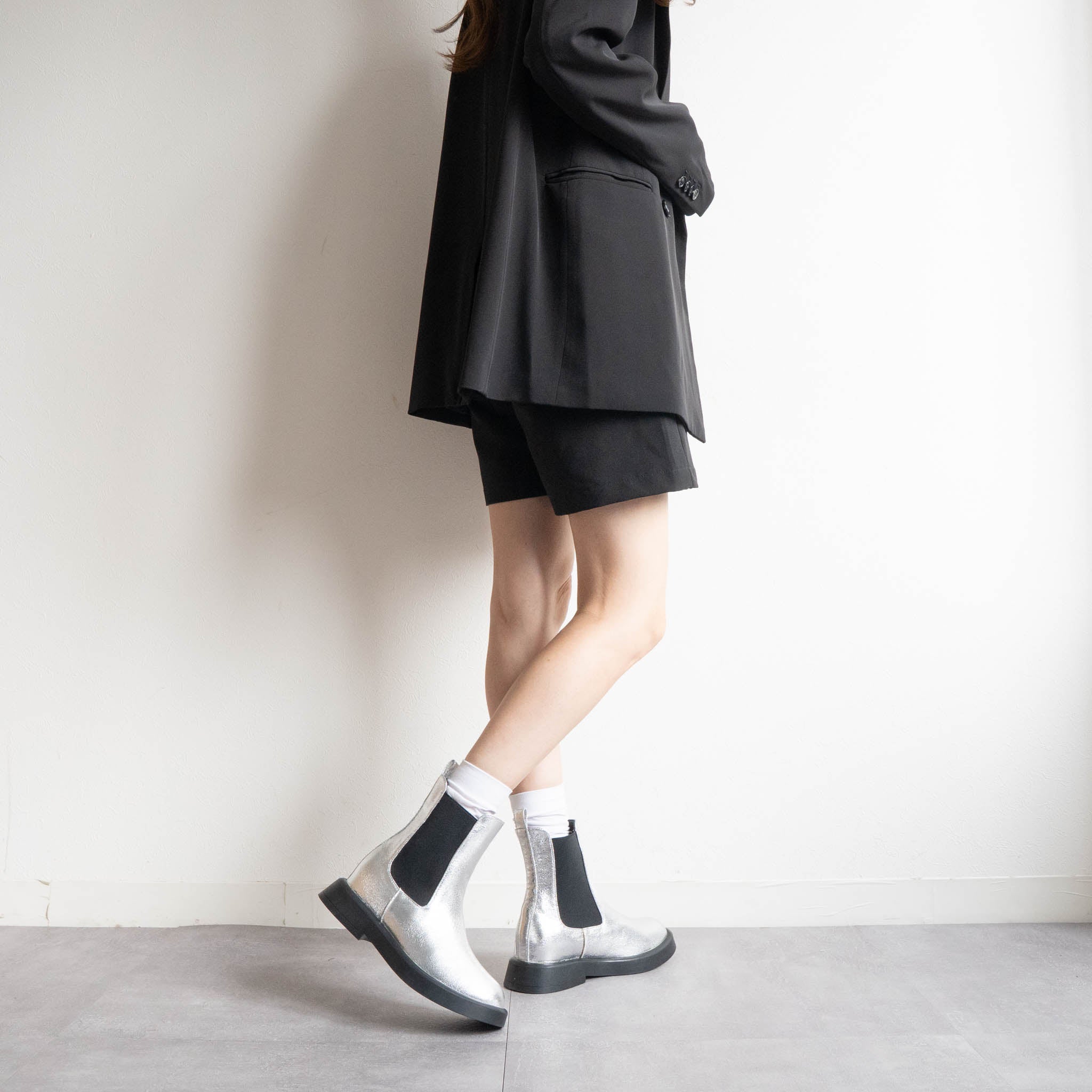 ファビーファビー FABBY FABBY. サイドゴアジョッキーショートブーツ （シルバー） シルバー