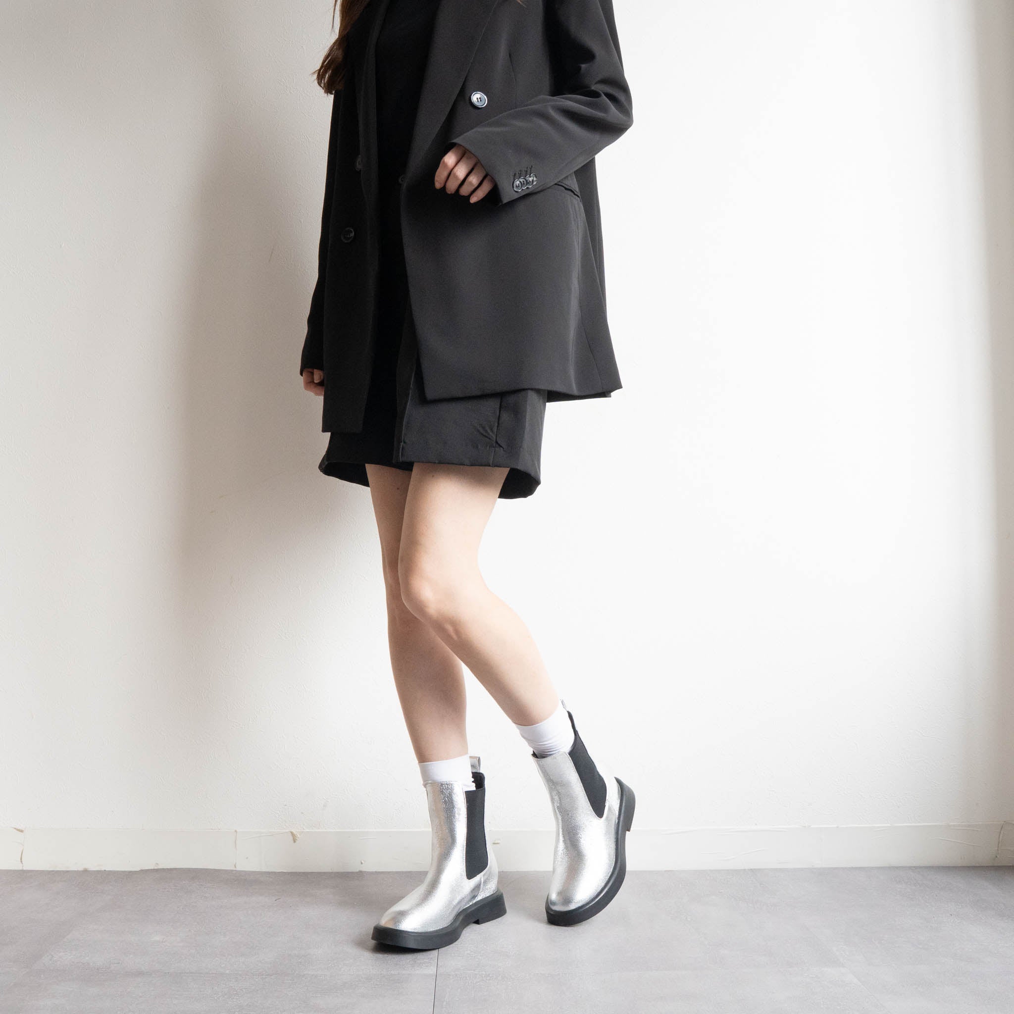 ファビーファビー FABBY FABBY. サイドゴアジョッキーショートブーツ （シルバー） シルバー