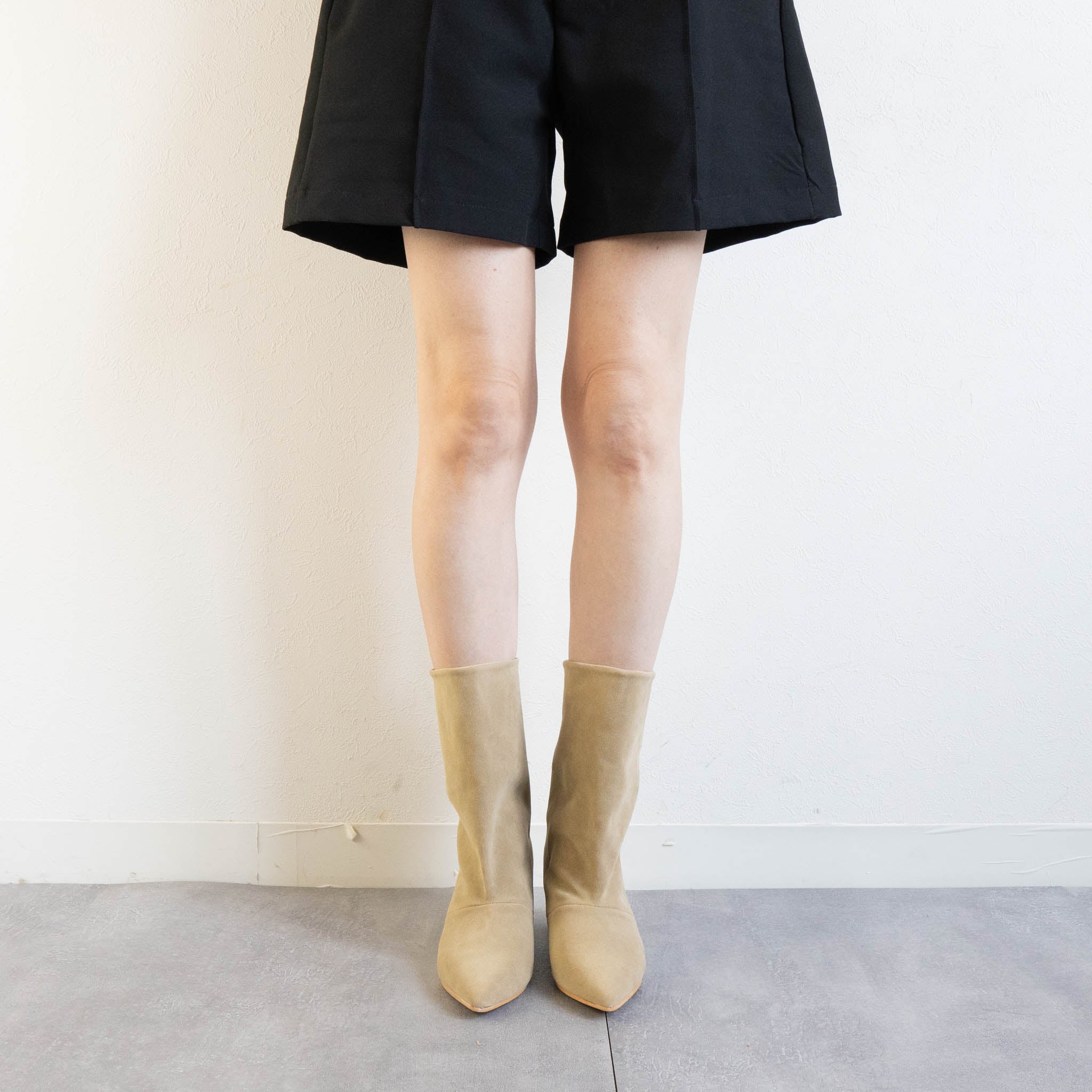 ファビーファビー FABBY FABBY. ワイドシャフトミドルブーツ （スウェードベージュ） スウェードベージュ