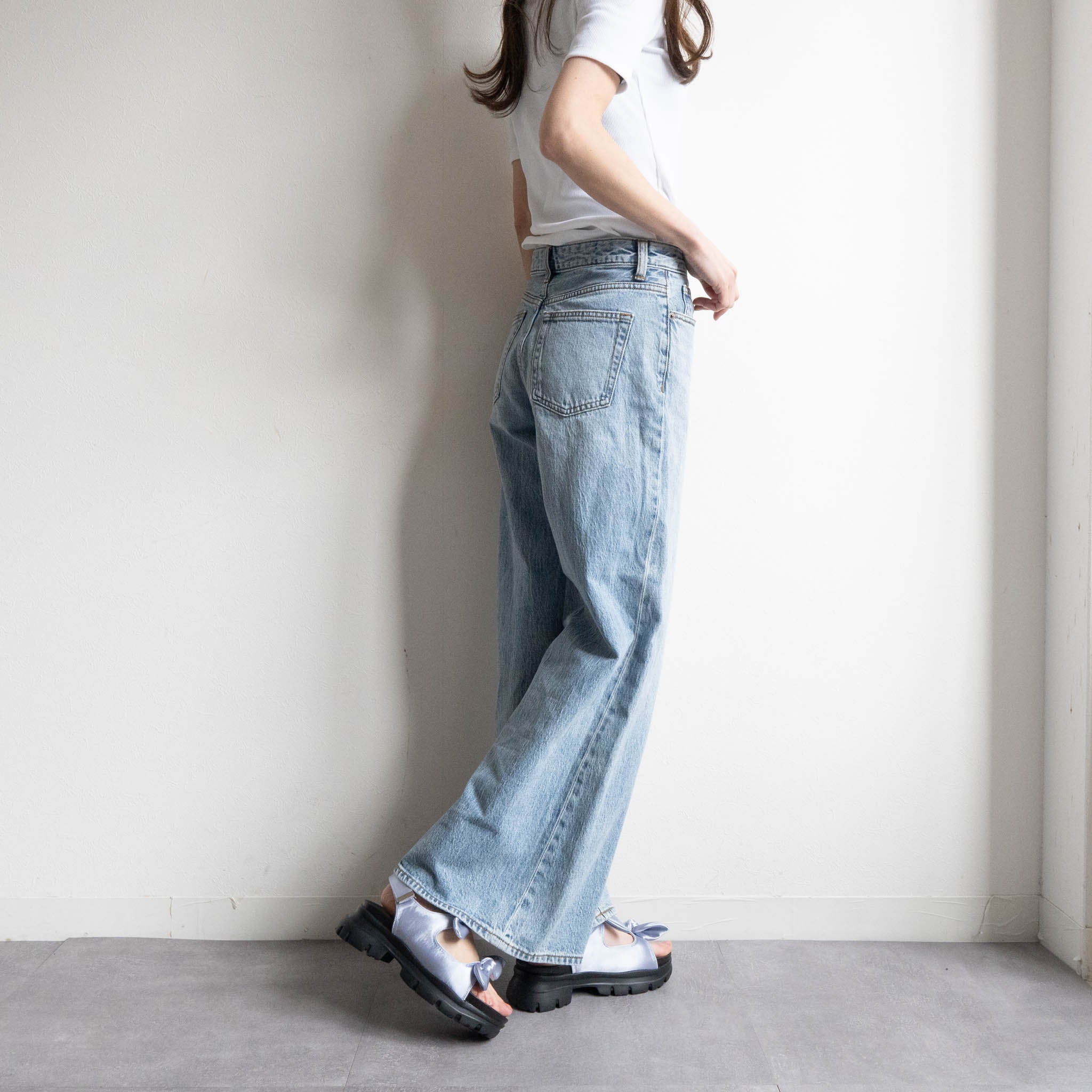 ファビーファビー FABBY FABBY. スニーカーソールリボンベルトサンダル （シルバー） シルバー