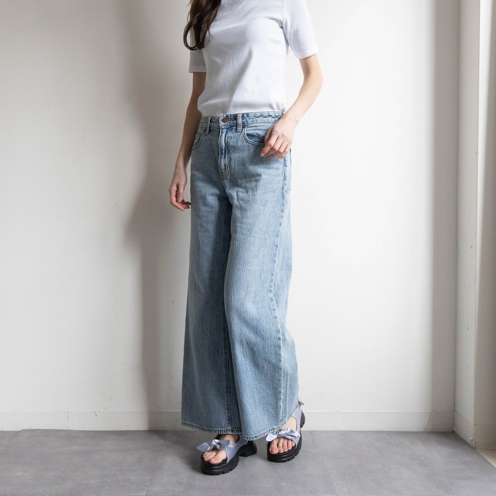 ファビーファビー FABBY FABBY. スニーカーソールリボンベルトサンダル （シルバー） シルバー