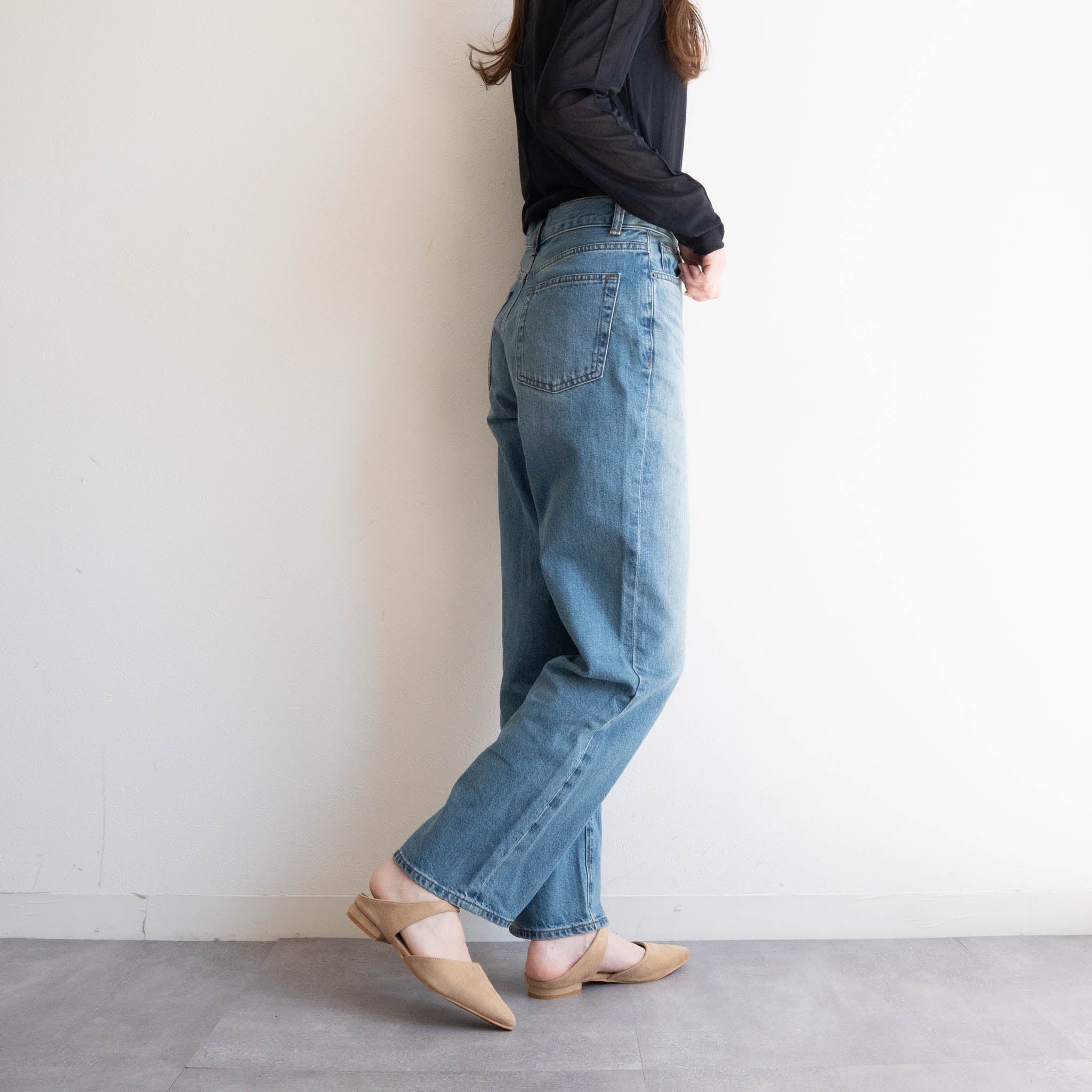 ファビーファビー FABBY FABBY. 甲ベルトポインテッドフラットサンダル （SDベージュ） SDベージュ