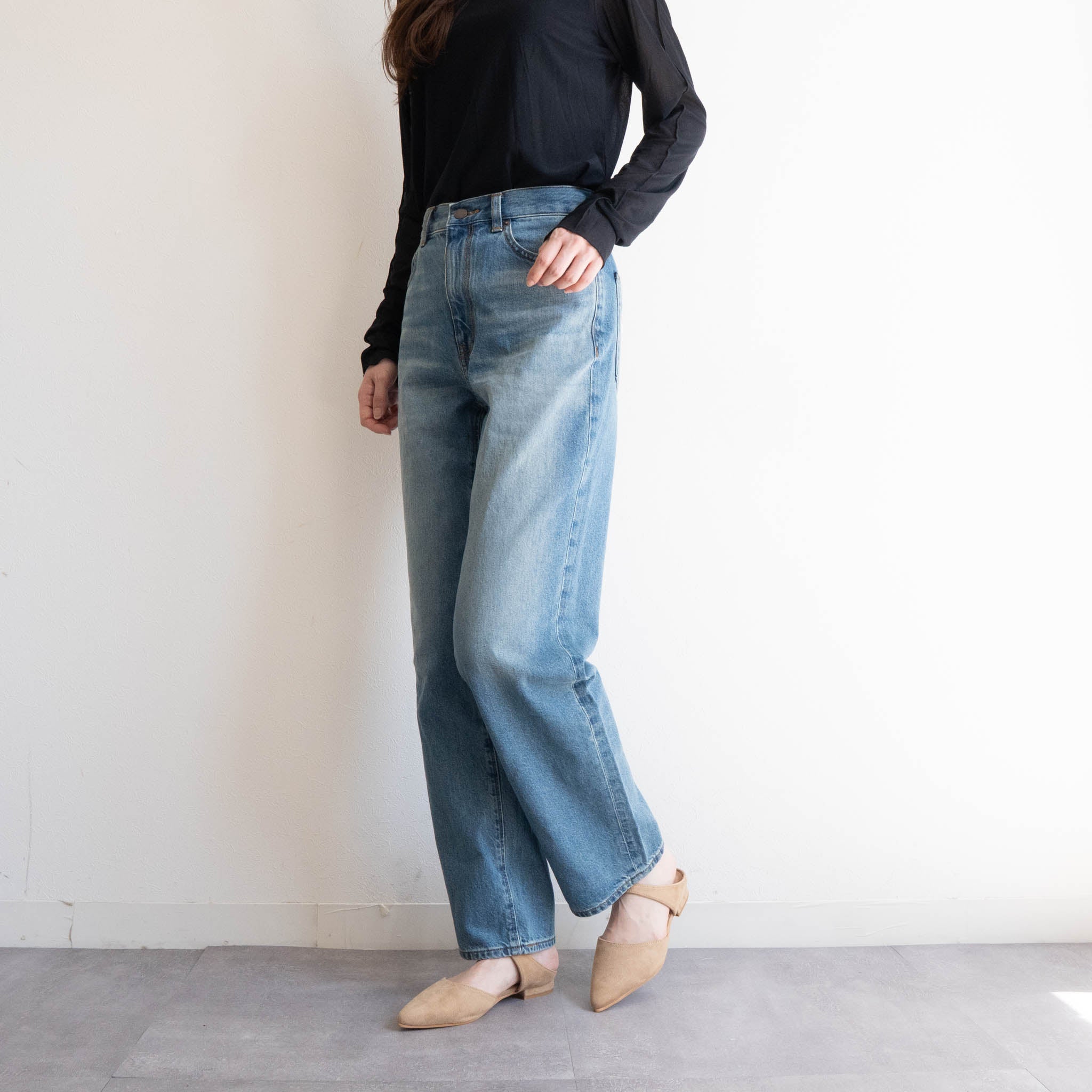 ファビーファビー FABBY FABBY. 甲ベルトポインテッドフラットサンダル （SDベージュ） SDベージュ