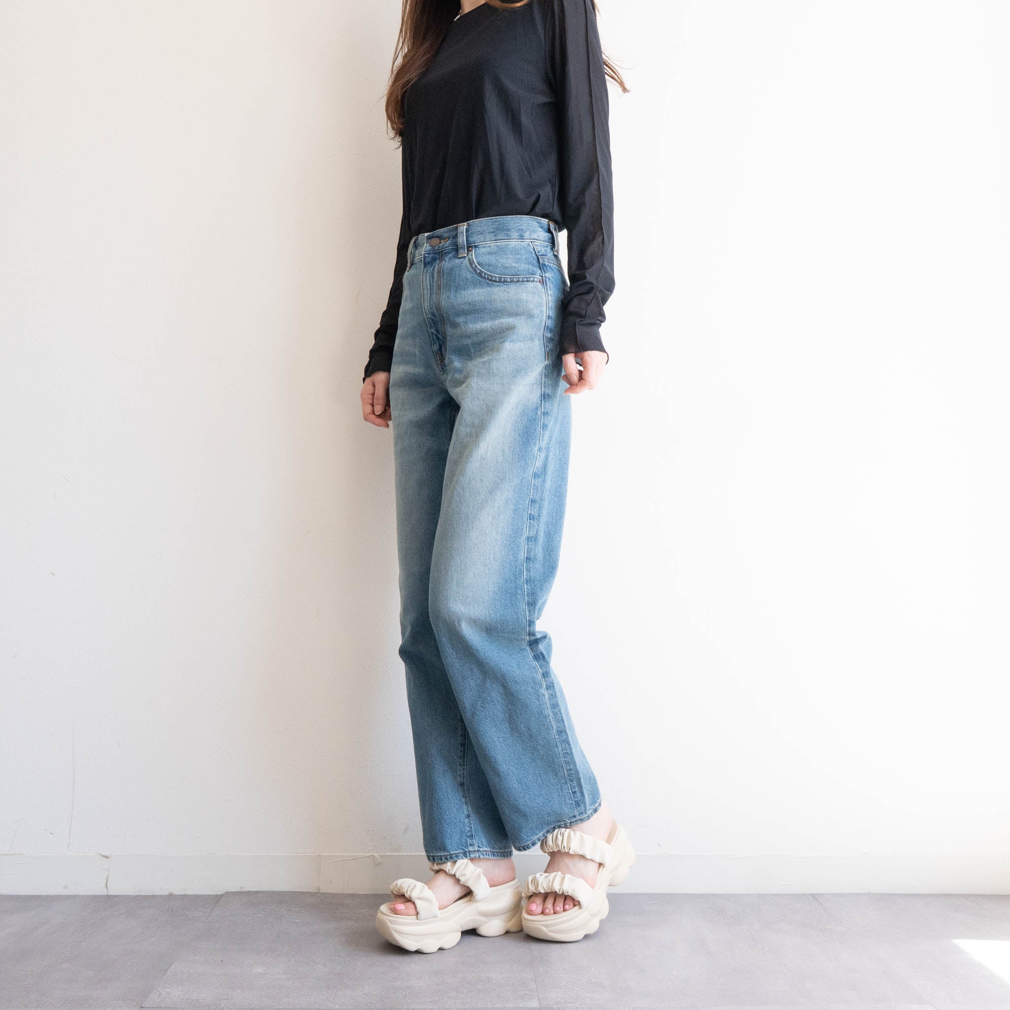 ファビーファビー FABBY FABBY. シャーリング2ベルト厚底サンダル （オフ） オフ