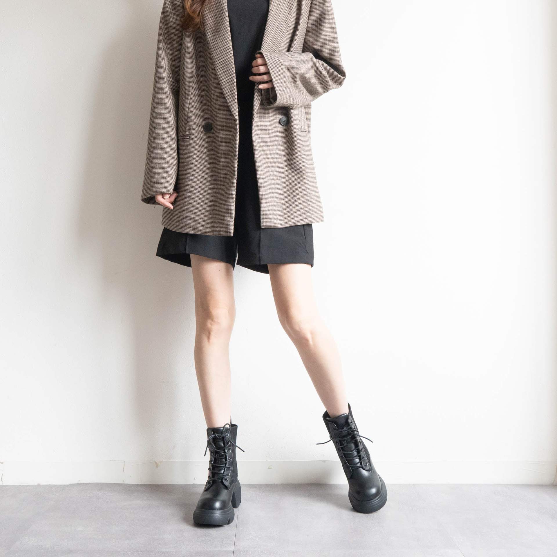 ファビーファビー FABBY FABBY. 厚底リブニットレースアップショートブーツ （ブラック） ブラック