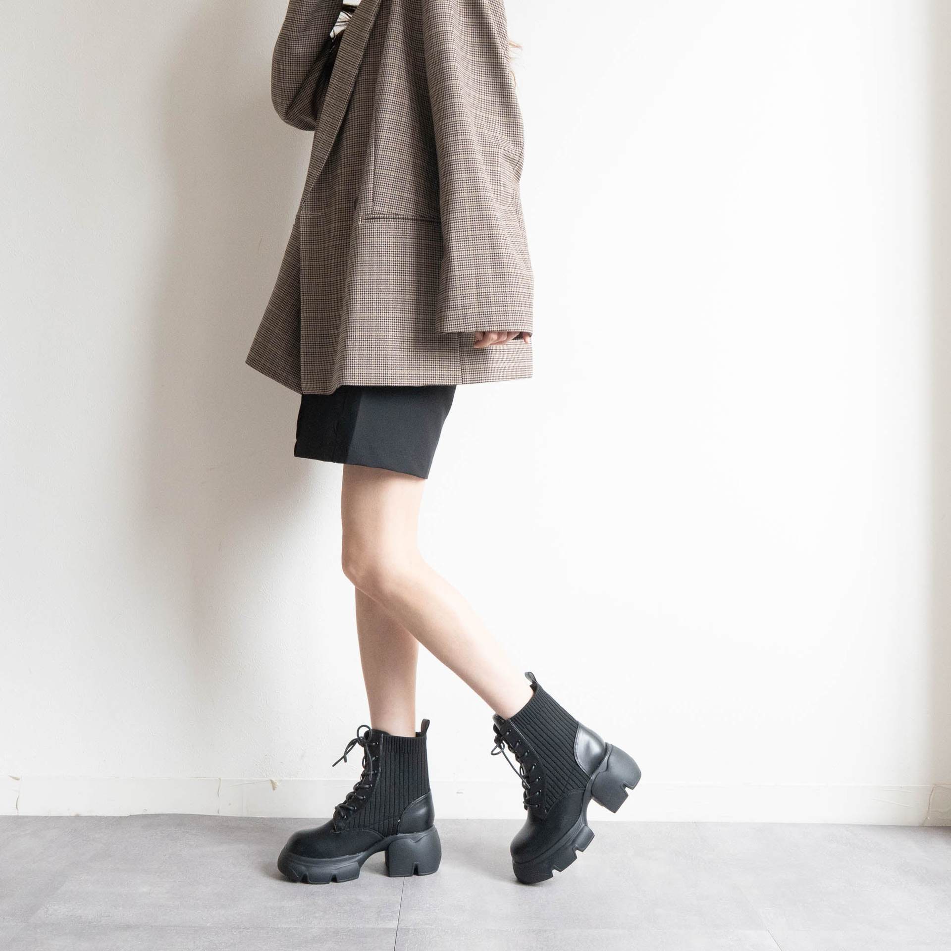 ファビーファビー FABBY FABBY. 厚底リブニットレースアップショートブーツ （ブラック） ブラック