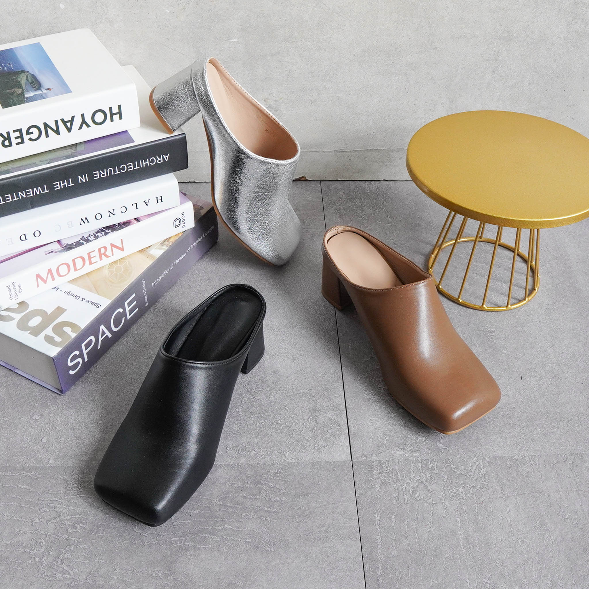 ファビーファビー FABBY FABBY. スクエアトゥチャンキーヒールミュール （シルバー） シルバー