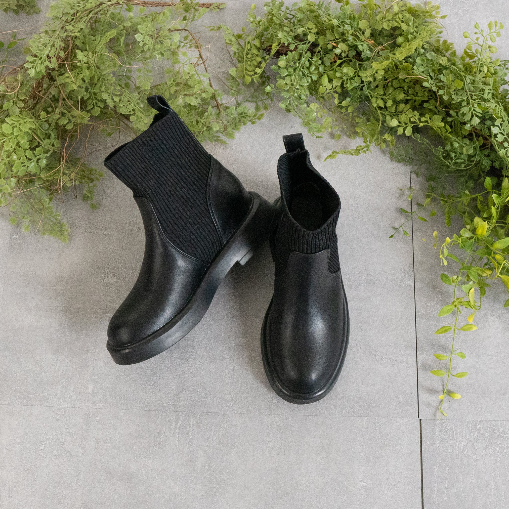 ファビーファビー FABBY FABBY. ニットインヒールエンジニアブーツ （ブラック） ブラック