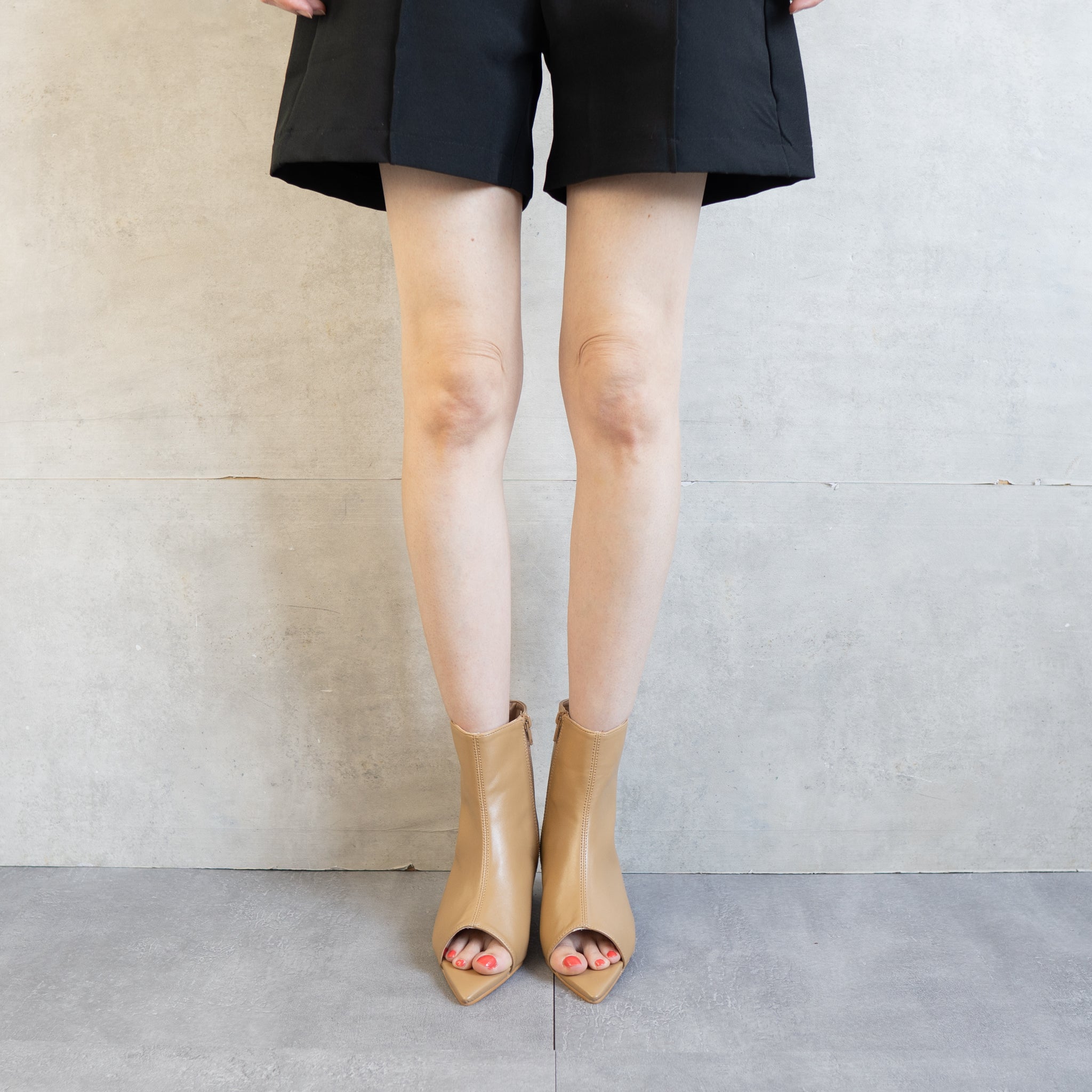 ファビーファビー FABBY FABBY. ヒールオープントゥブーツ （ベージュ） ベージュ