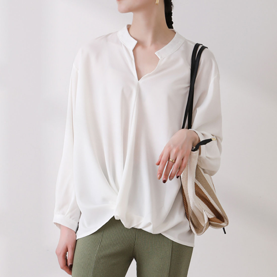フォースメント Forcement スキッパーネックラインが女性らしいシフォンシャツ,ホワイト