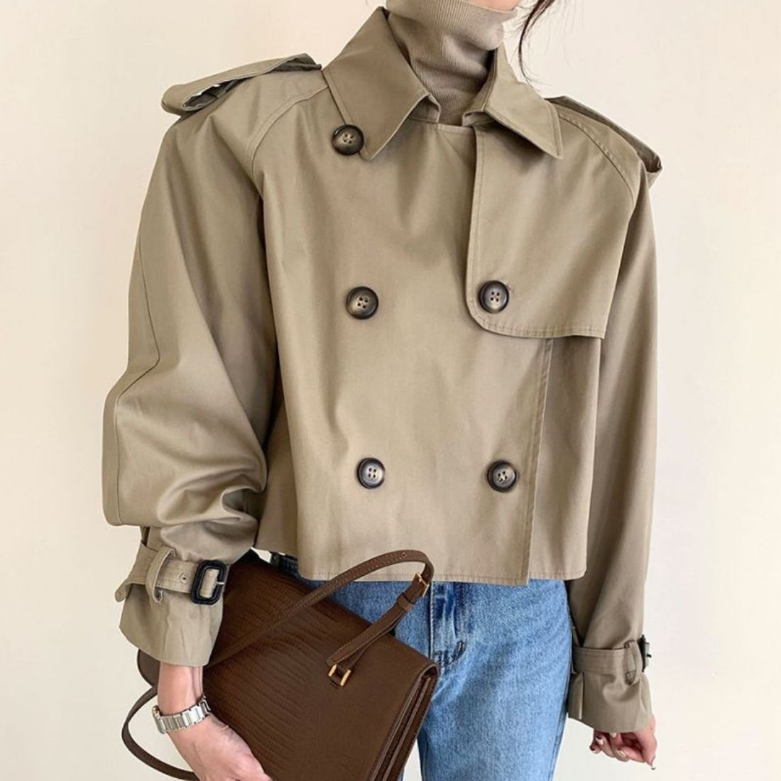 "Forcement Inner Compatible Short Trench Coat"