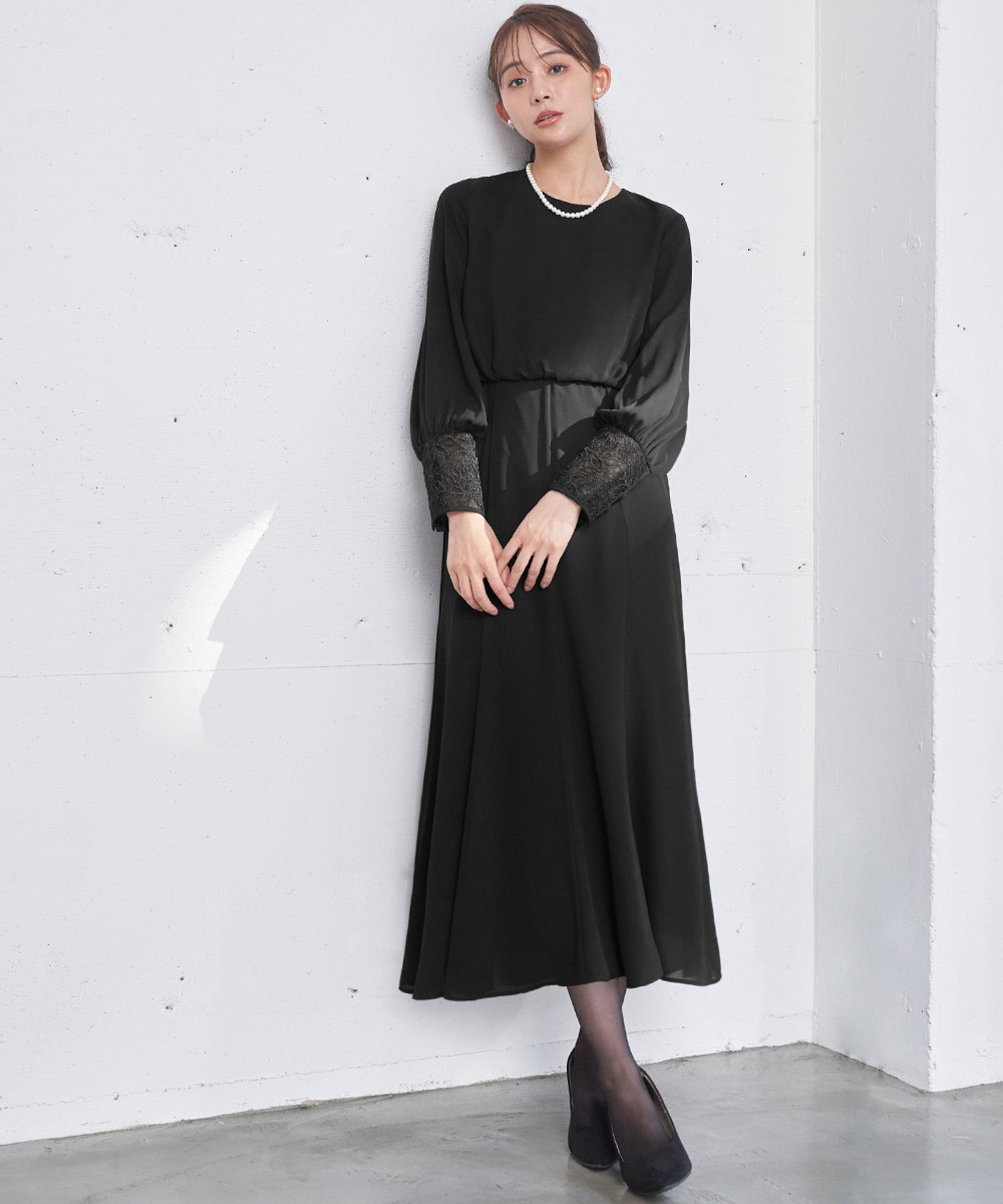 Flolia 【Mourning Attire・Formal Wear】 Lace Cuff Blousing Mermaid One-Piece Black Formal Formal Ceremony Occasion Shichi-Go-San