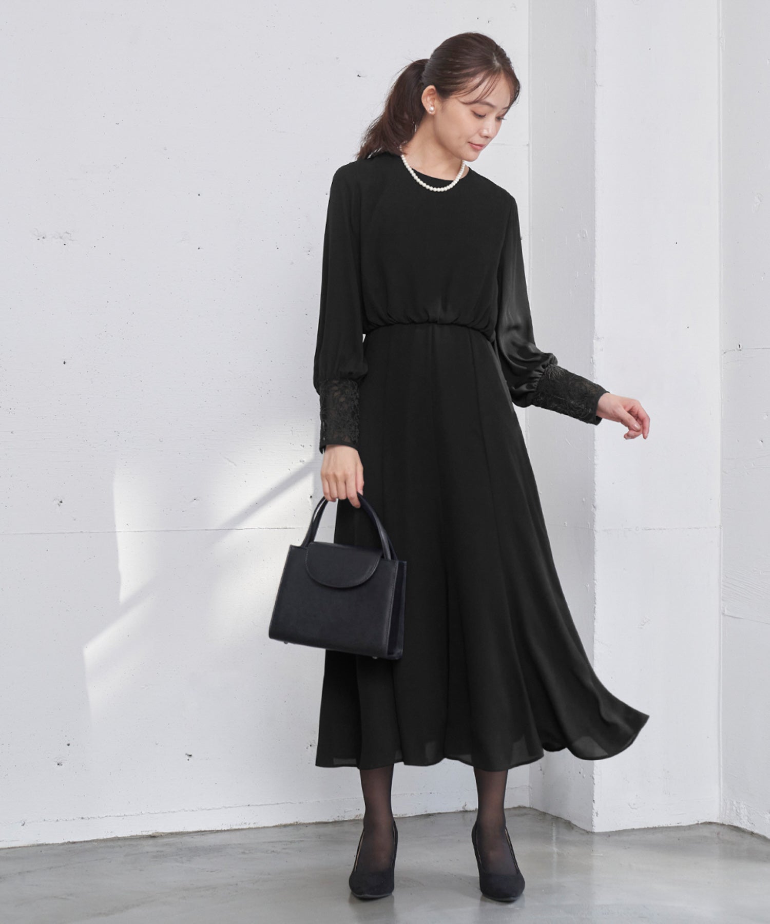 Flolia 【Mourning Attire・Formal Wear】 Lace Cuff Blousing Mermaid One-Piece Black Formal Formal Ceremony Occasion Shichi-Go-San