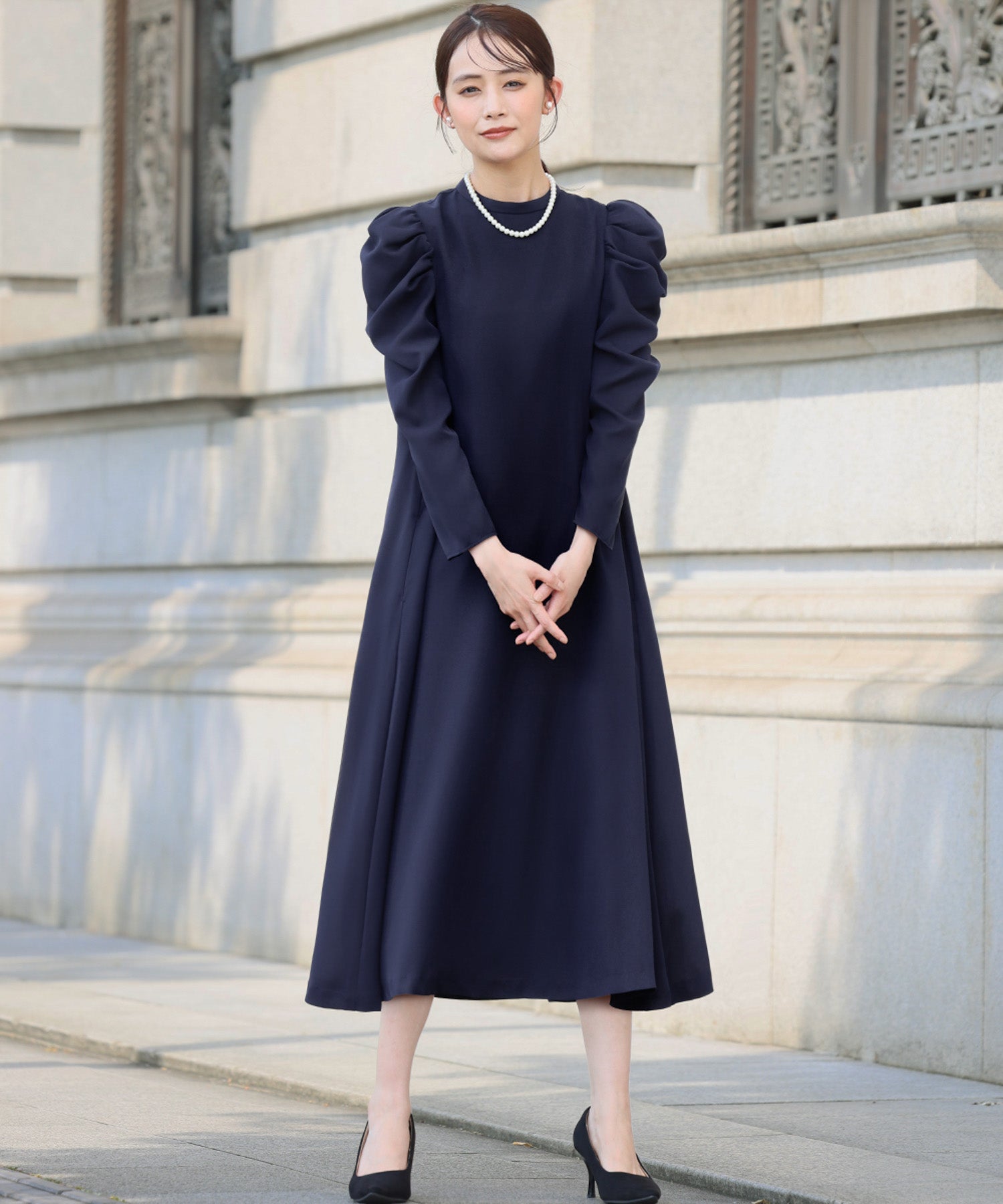 弗洛莉亞 Flolia 【喪服・禮服】褶皺肩長擺連衣裙 黑色正式服裝 正式場合 典禮 場合 七五三