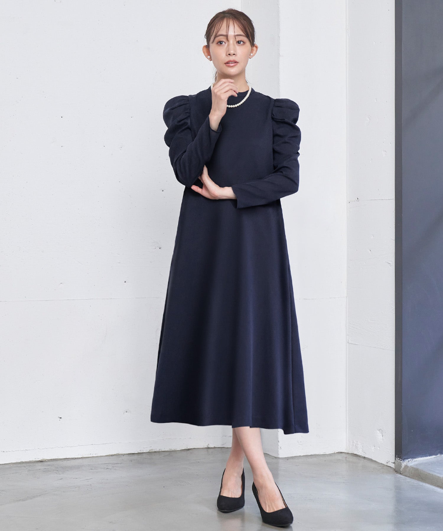 弗洛莉亞 Flolia 【喪服・禮服】褶皺肩長擺連衣裙 黑色正式服裝 正式場合 典禮 場合 七五三