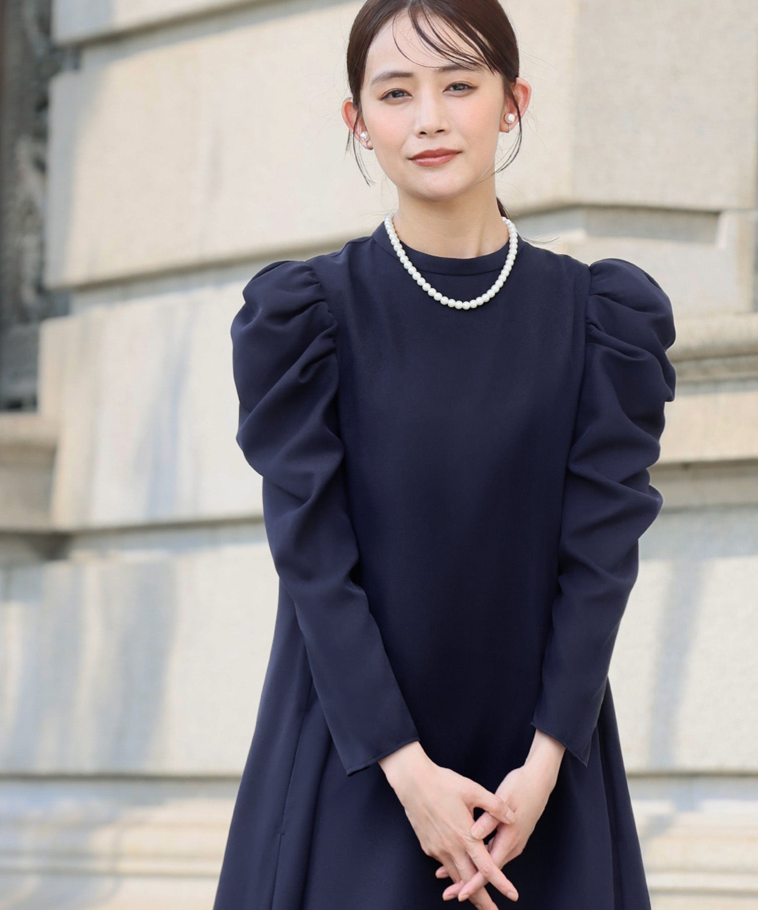 弗洛莉亞 Flolia 【喪服・禮服】褶皺肩長擺連衣裙 黑色正式服裝 正式場合 典禮 場合 七五三