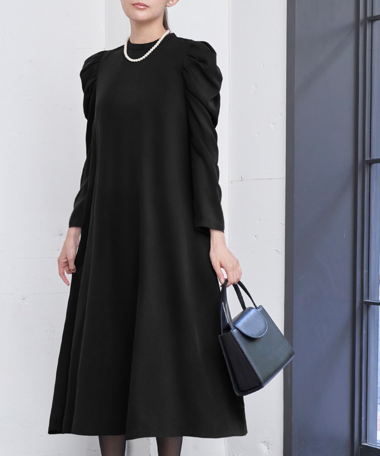 弗洛莉亞 Flolia 【喪服・禮服】褶皺肩長擺連衣裙 黑色正式服裝 正式場合 典禮 場合 七五三