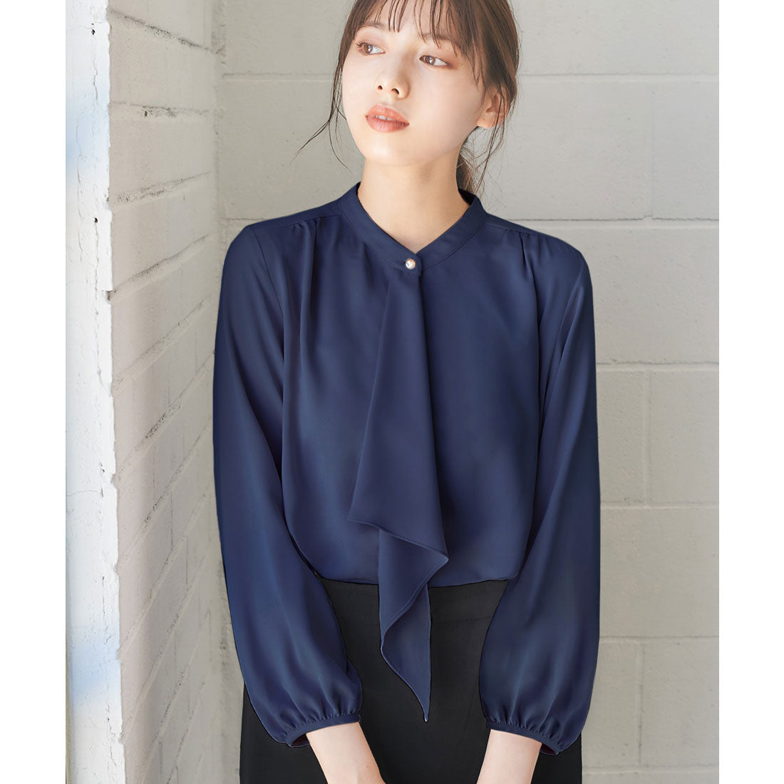 Flolia Front ruffle 3/4 sleeve blouse