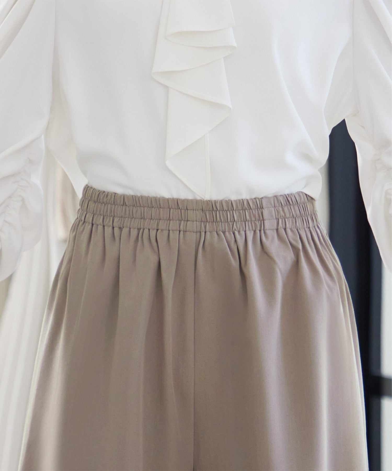 フロリア Flolia テーラードジャケット・フレアシルエットワイドパンツの2点セットセレモニースーツ