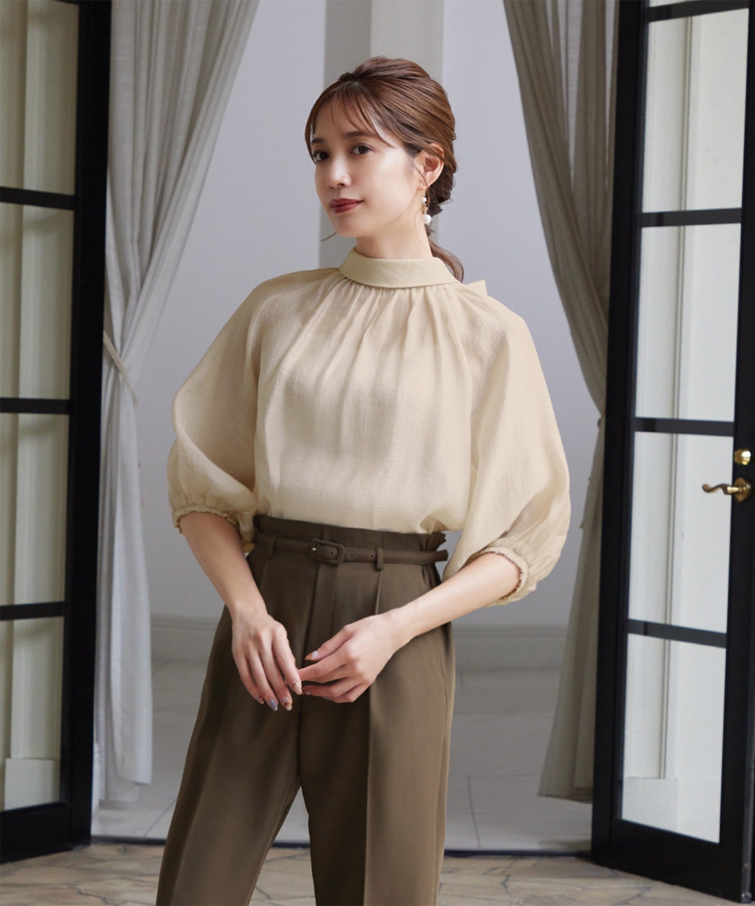 Flolia 2way volume sleeve big ribbon stand neck half sleeve blouse