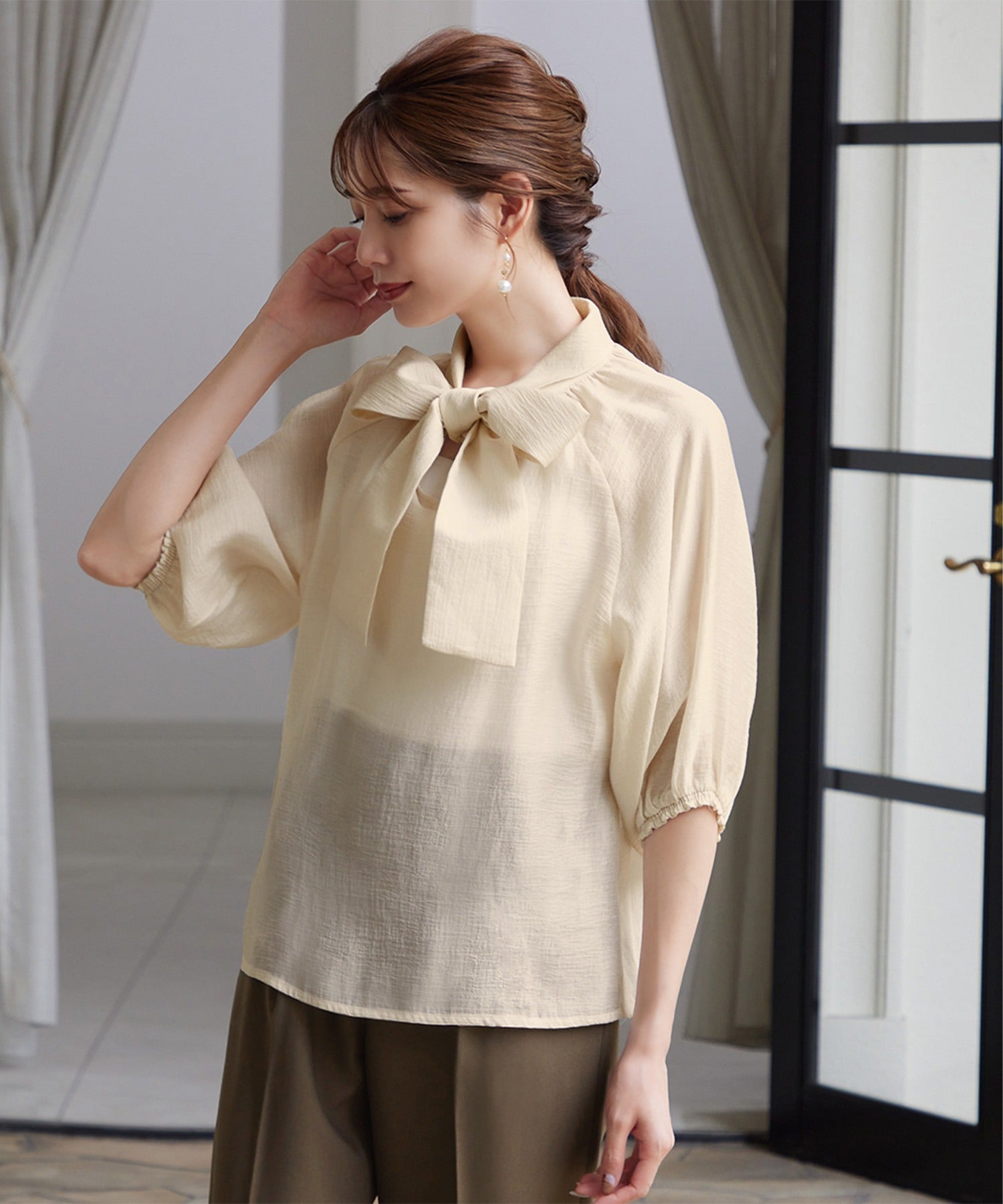 Flolia 2way volume sleeve big ribbon stand neck half sleeve blouse